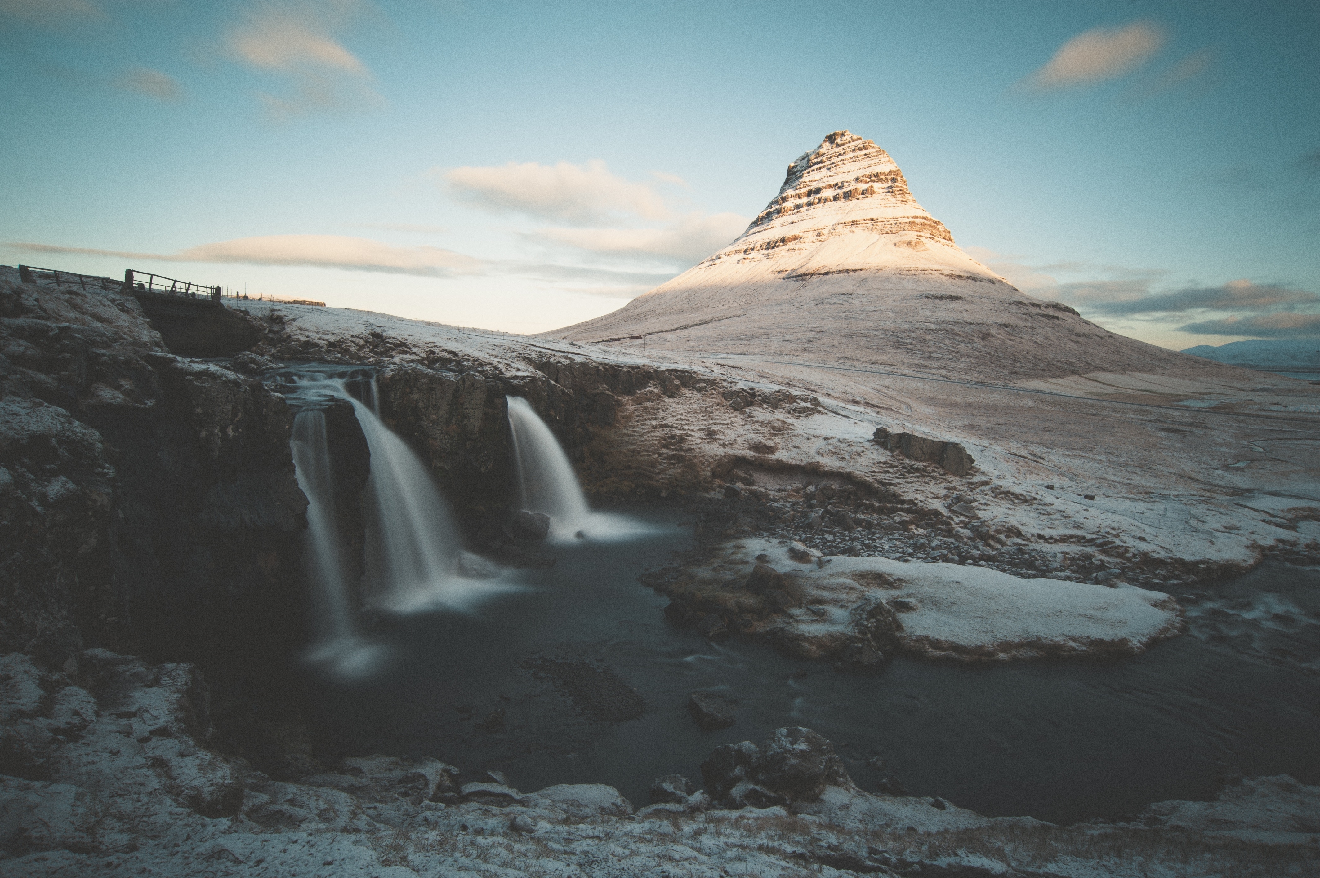 4K Kirkjufell mountain and waterfall in Iceland HD Wallpaper