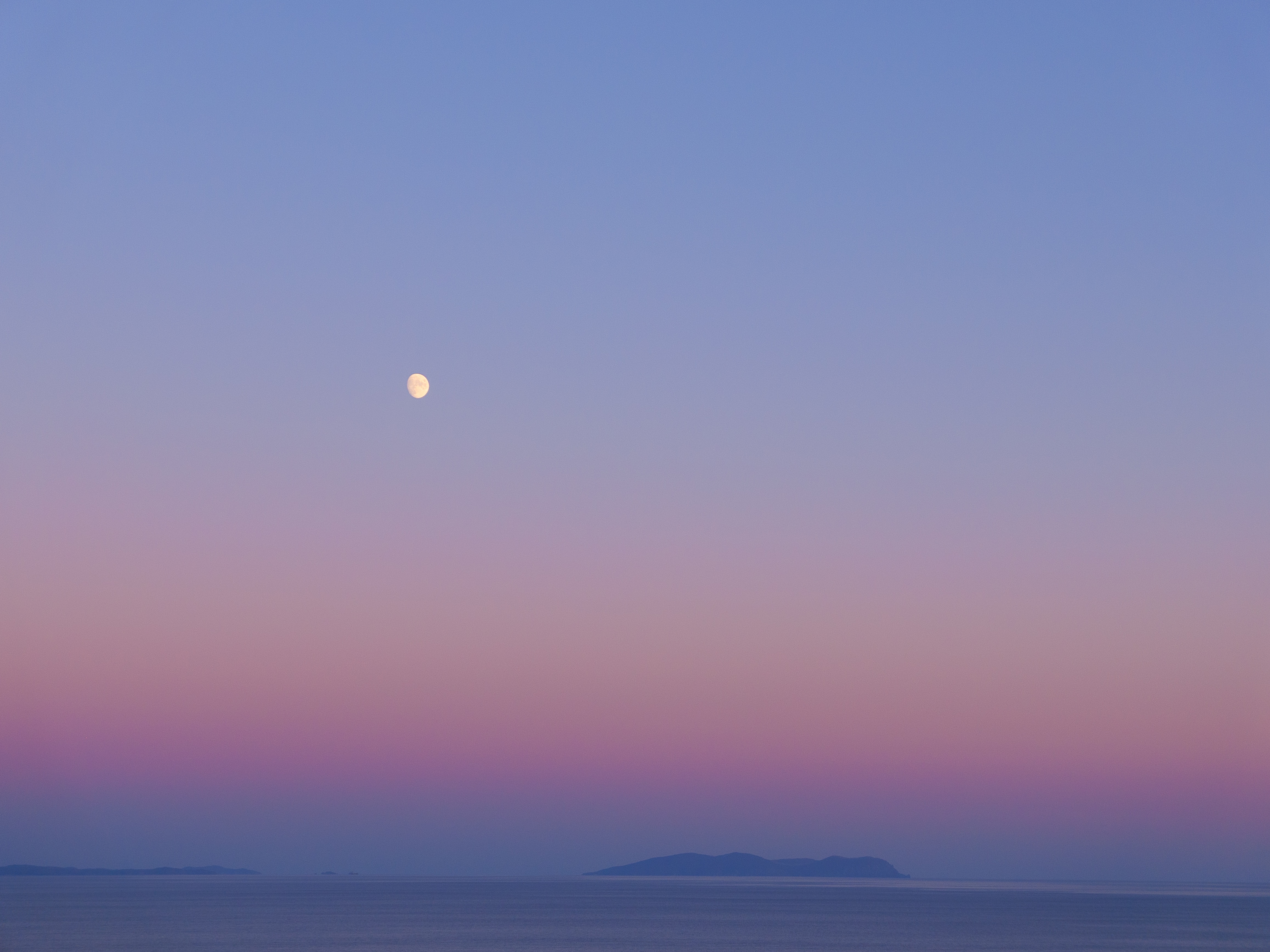 4K Moon over the ocean at twilight HD Wallpaper