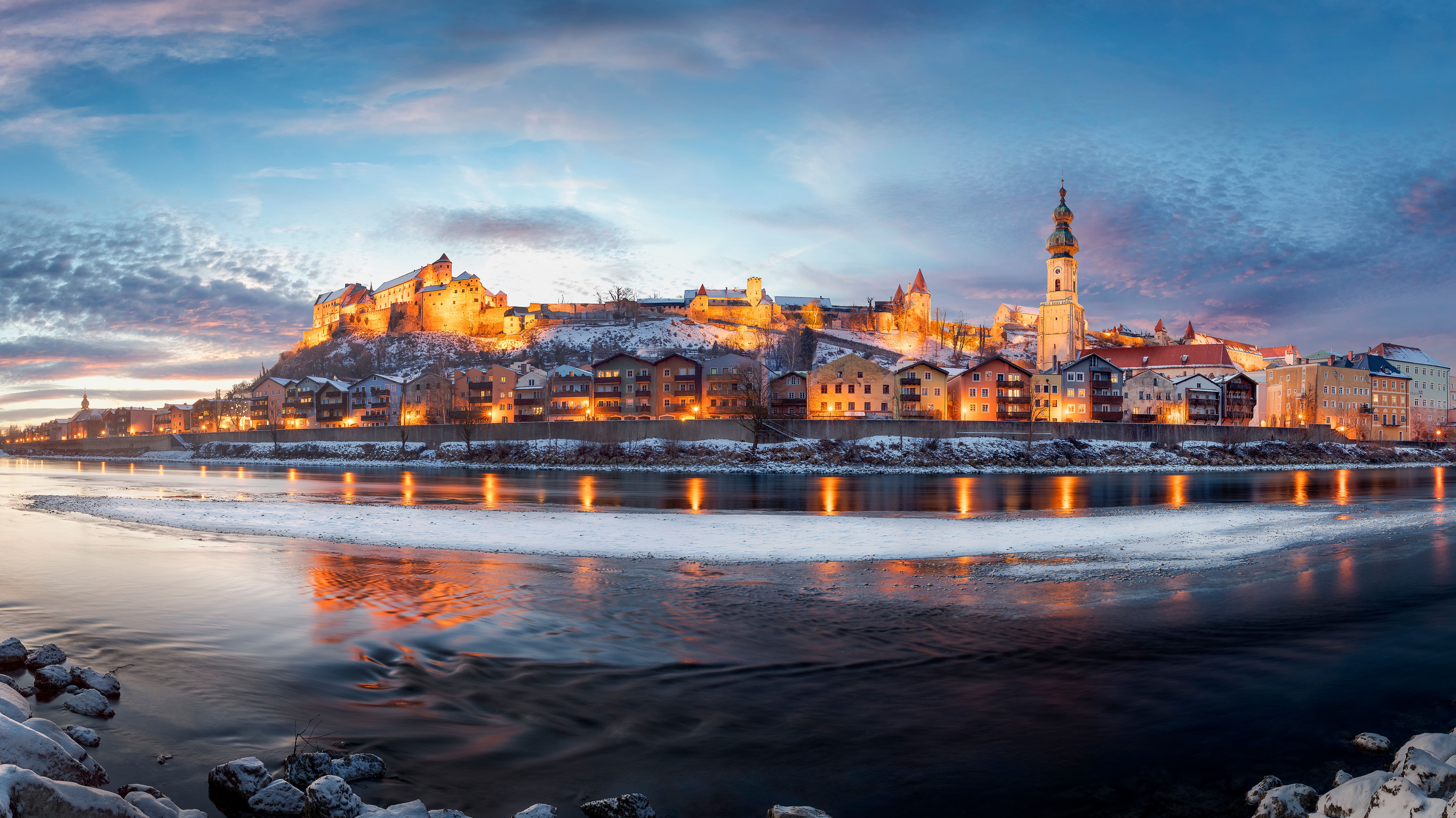 4K winter sunset over Burghausen town and river HD Wallpaper