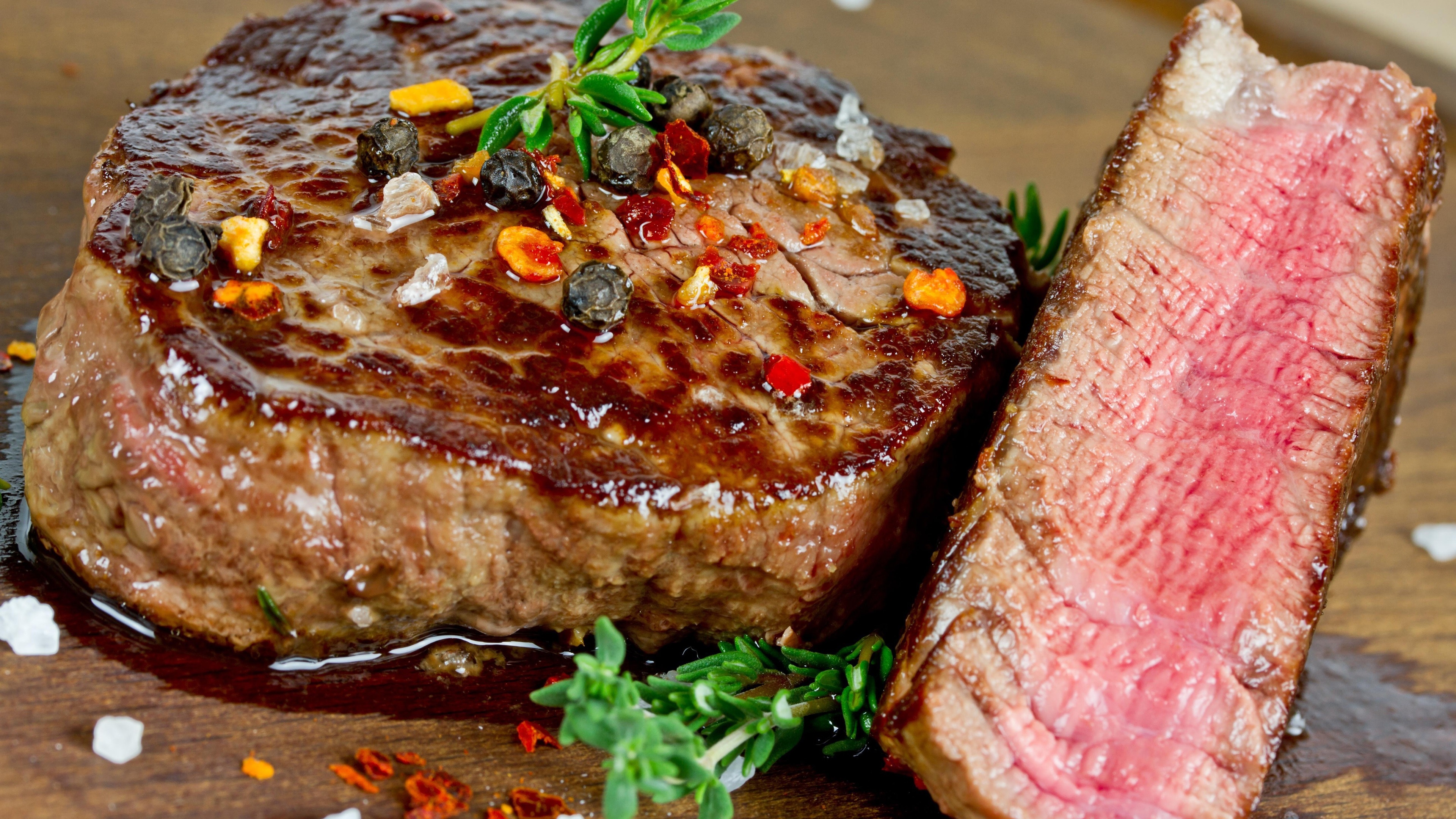 4K food still life closeup of a steak HD Wallpaper