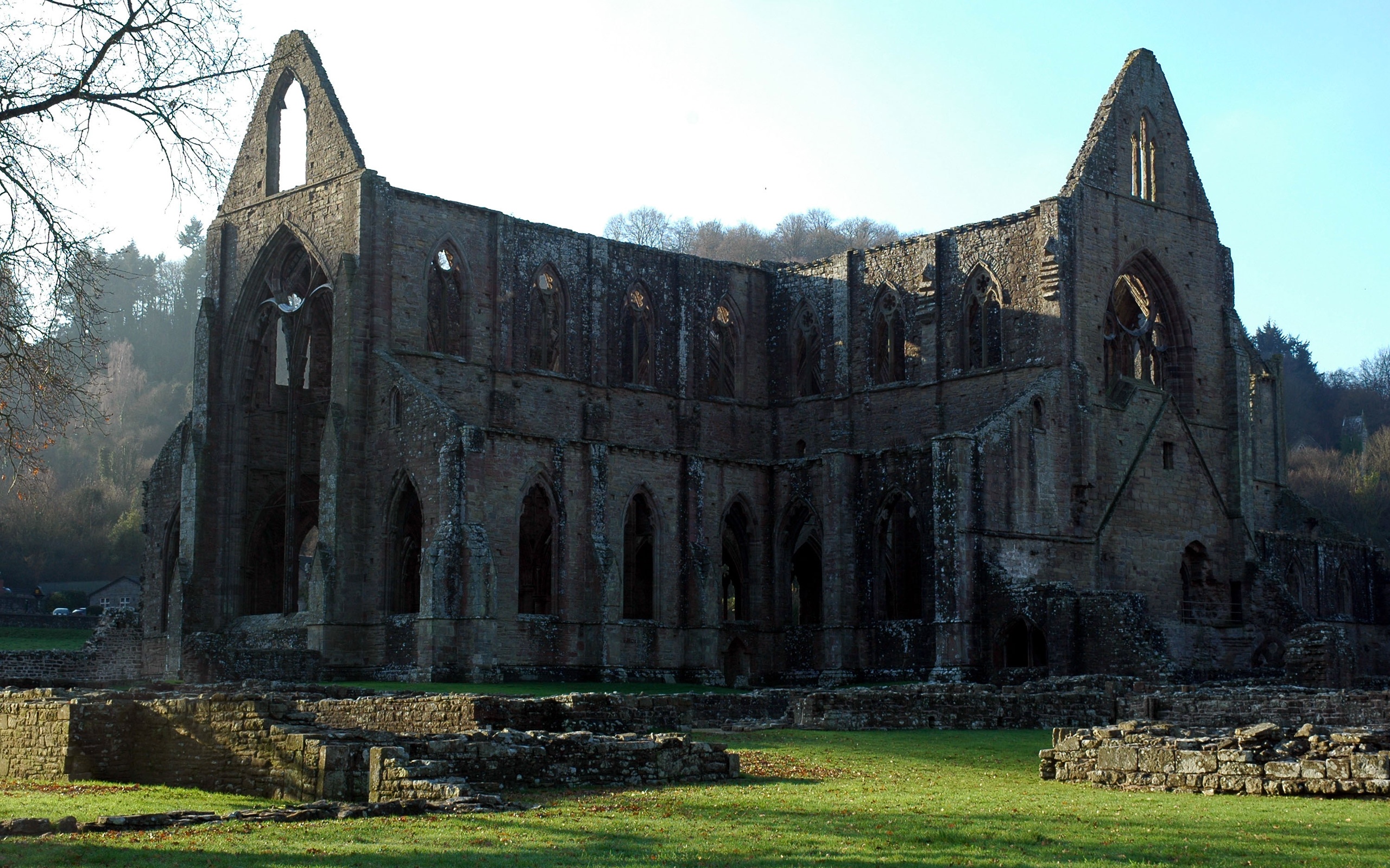 Tintern Abbey ruins in Wales, UK HD Wallpaper
