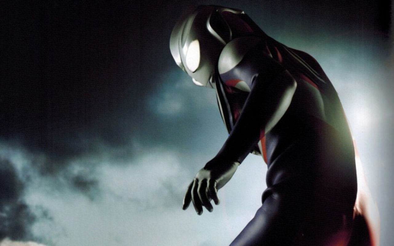 Ultraman in dark, cloudy environment HD Wallpaper
