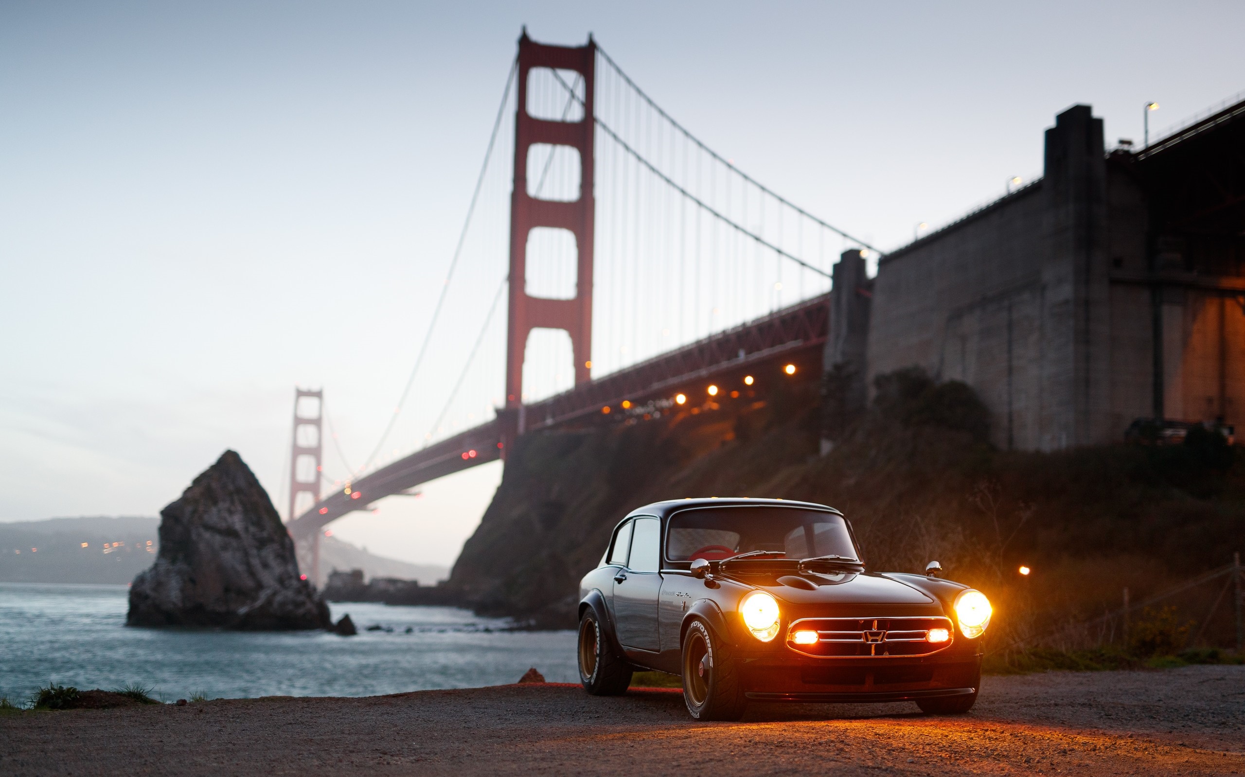Classic Honda S600 in front of the Golden Gate Bridge HD Wallpaper