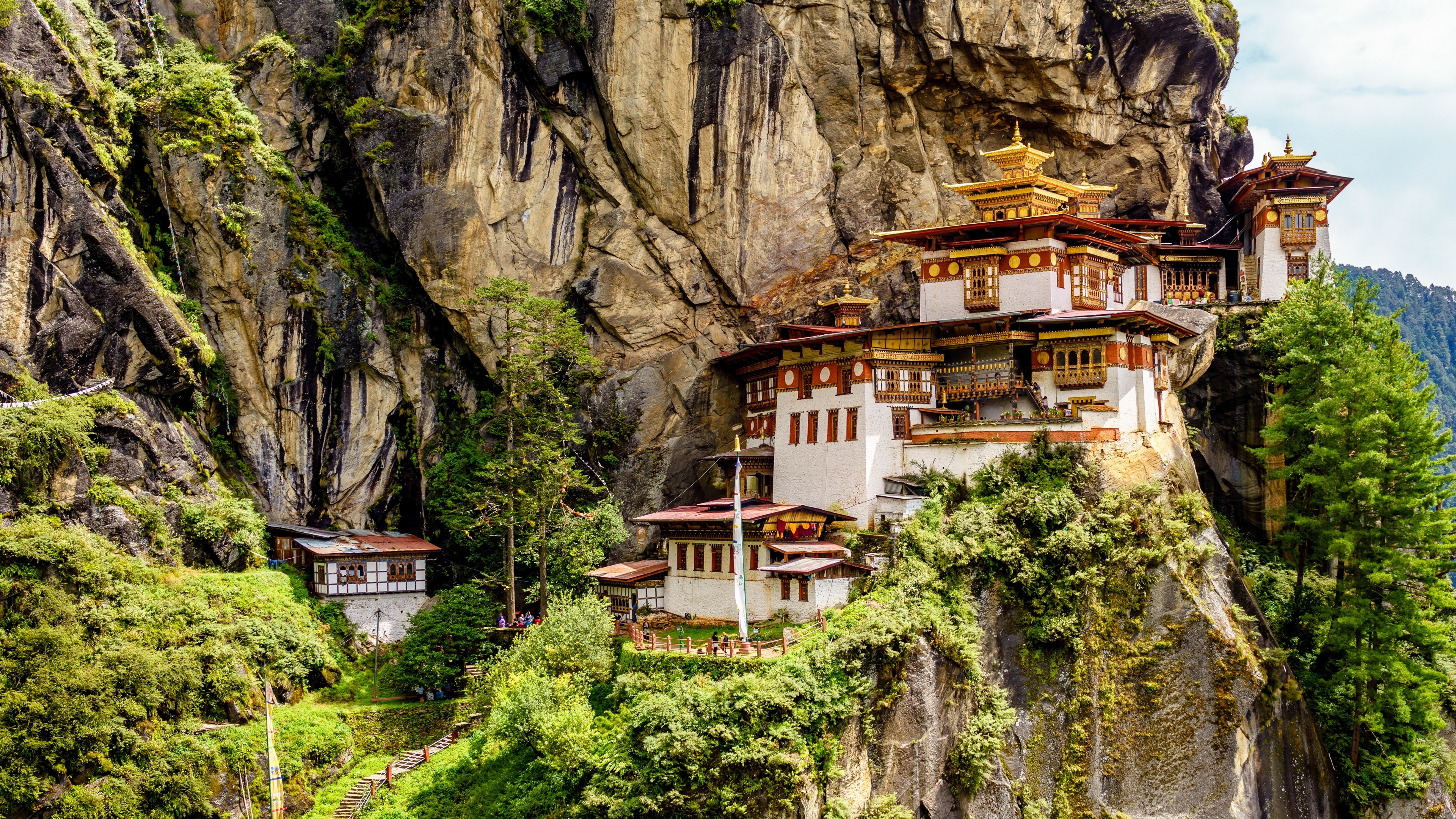 4K Taktsang Monastery in Bhutan HD Wallpaper