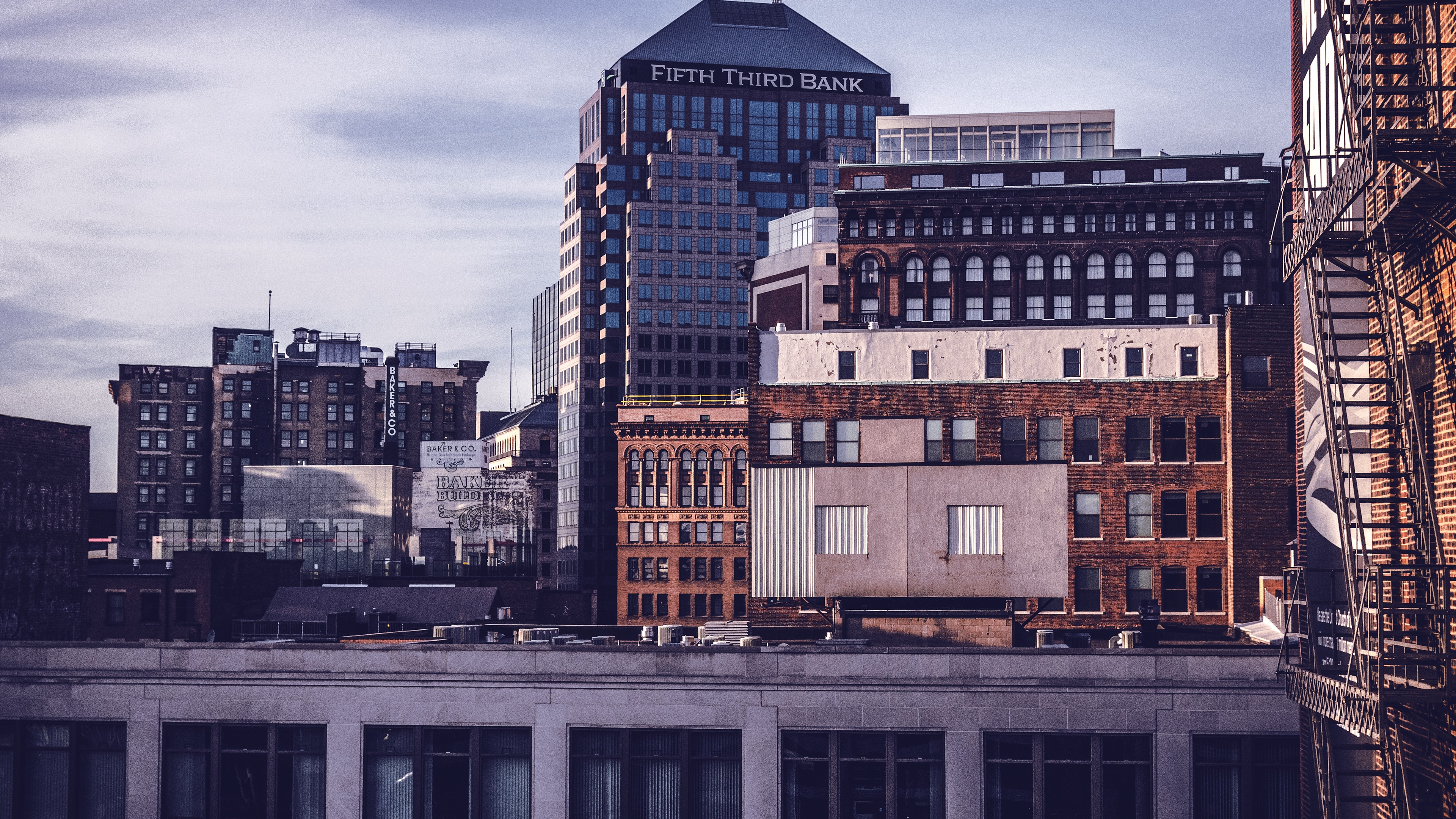 Fifth Third Bank Cityscape with Fire Escape HD Wallpaper