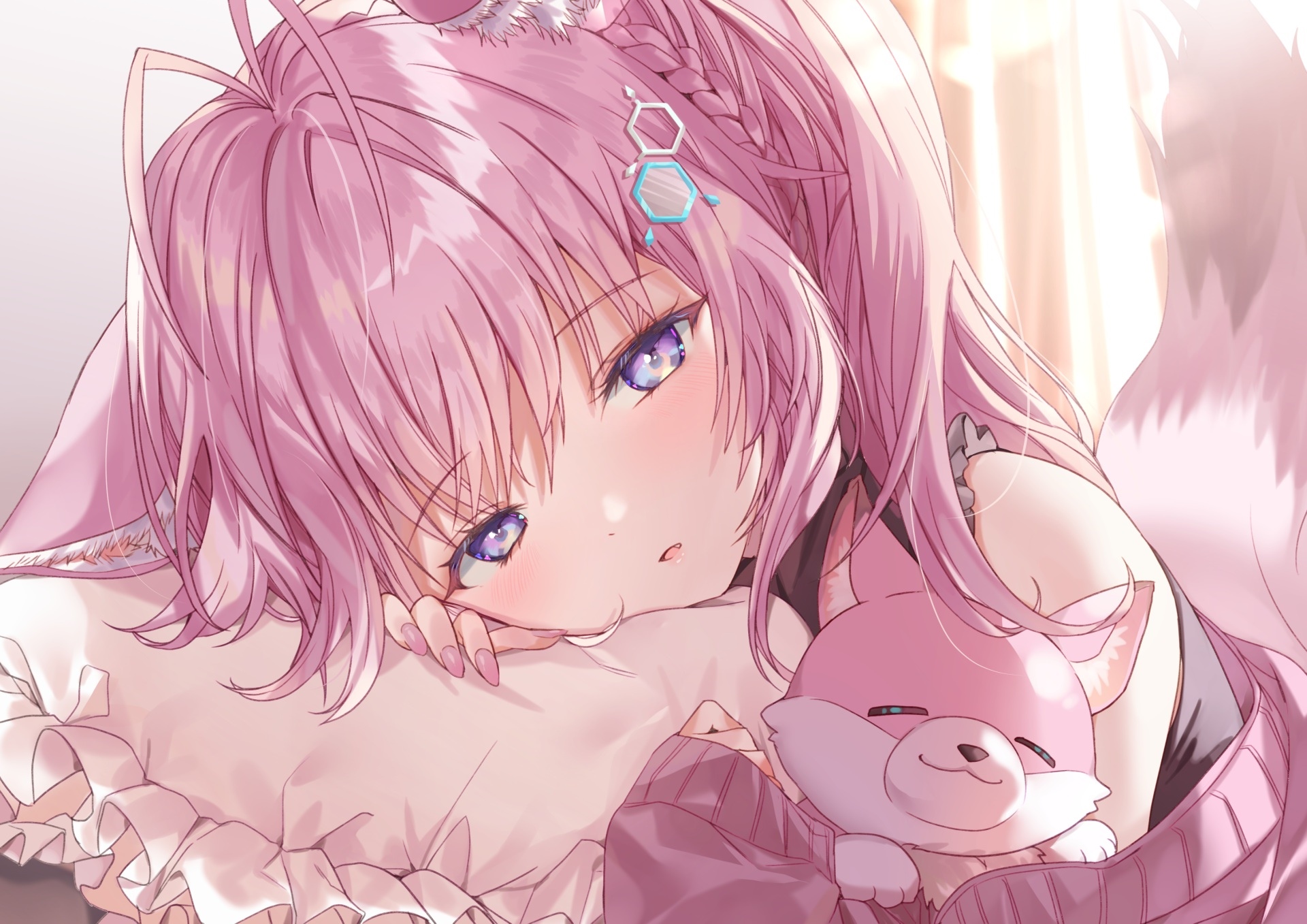 Hakui Koyori with a pink fox plushie HD Wallpaper