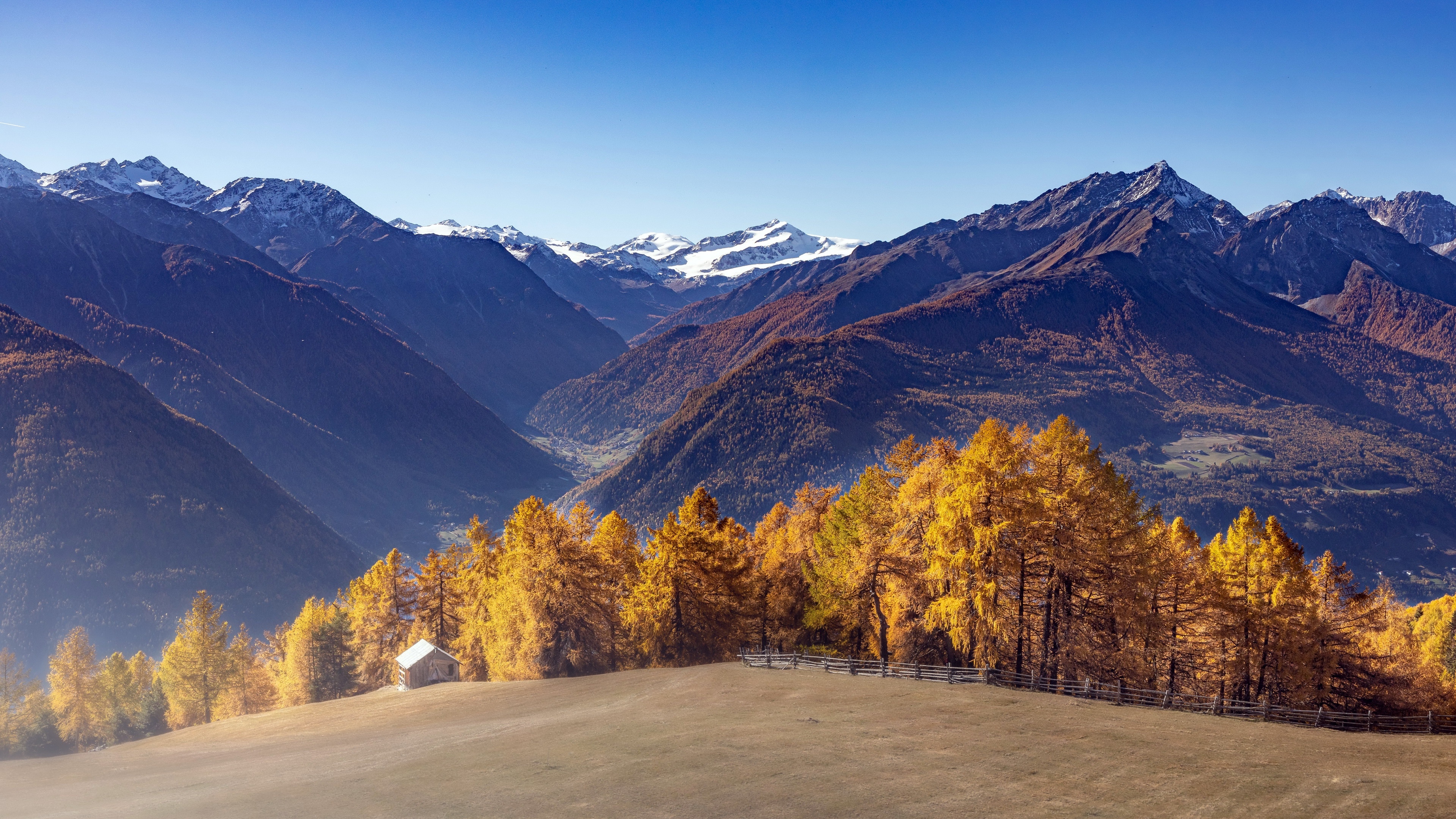 4K Mountains in Fall Landscape HD Wallpaper