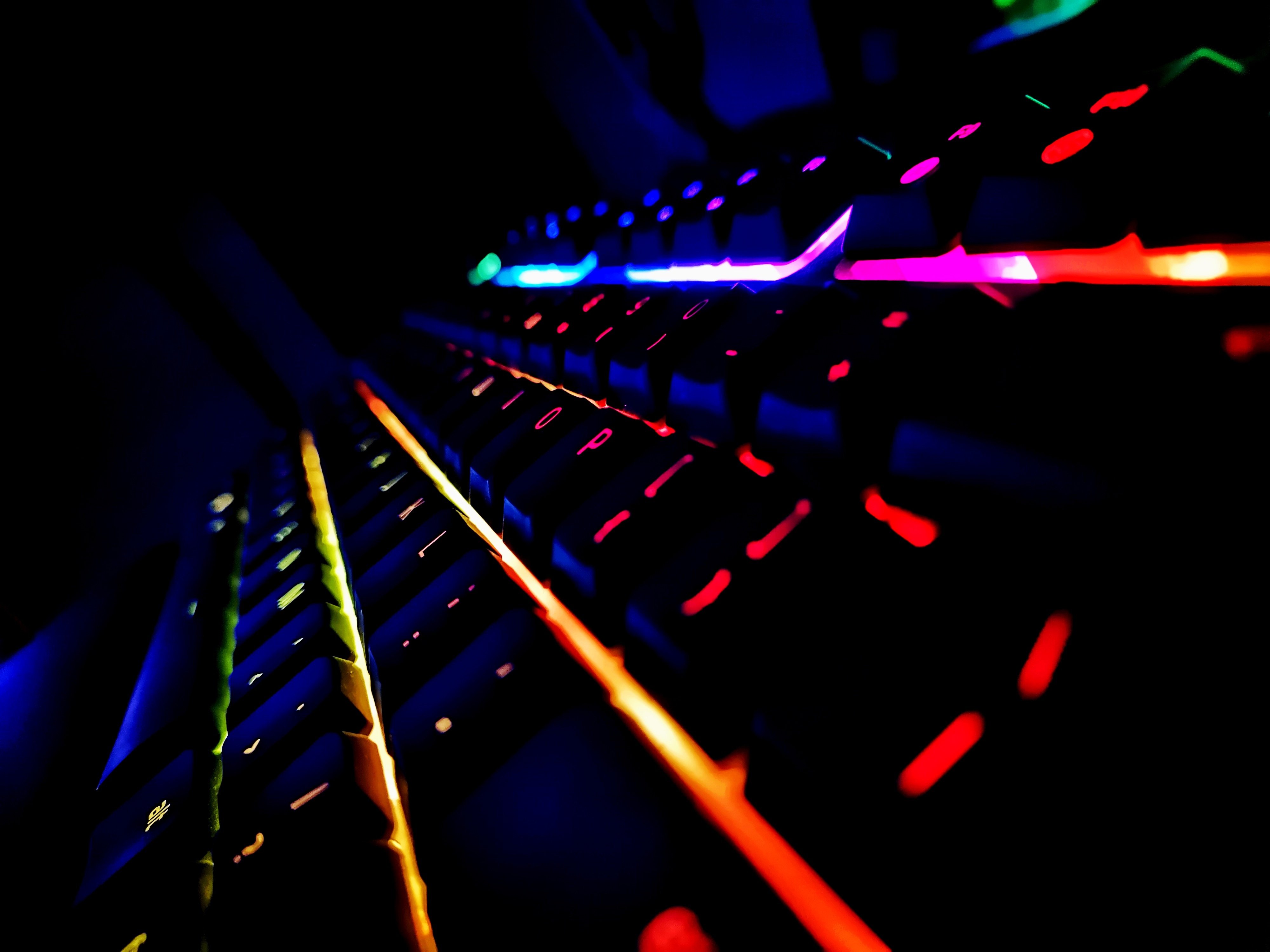 4K RGB Keyboard Lights in the Dark HD Wallpaper