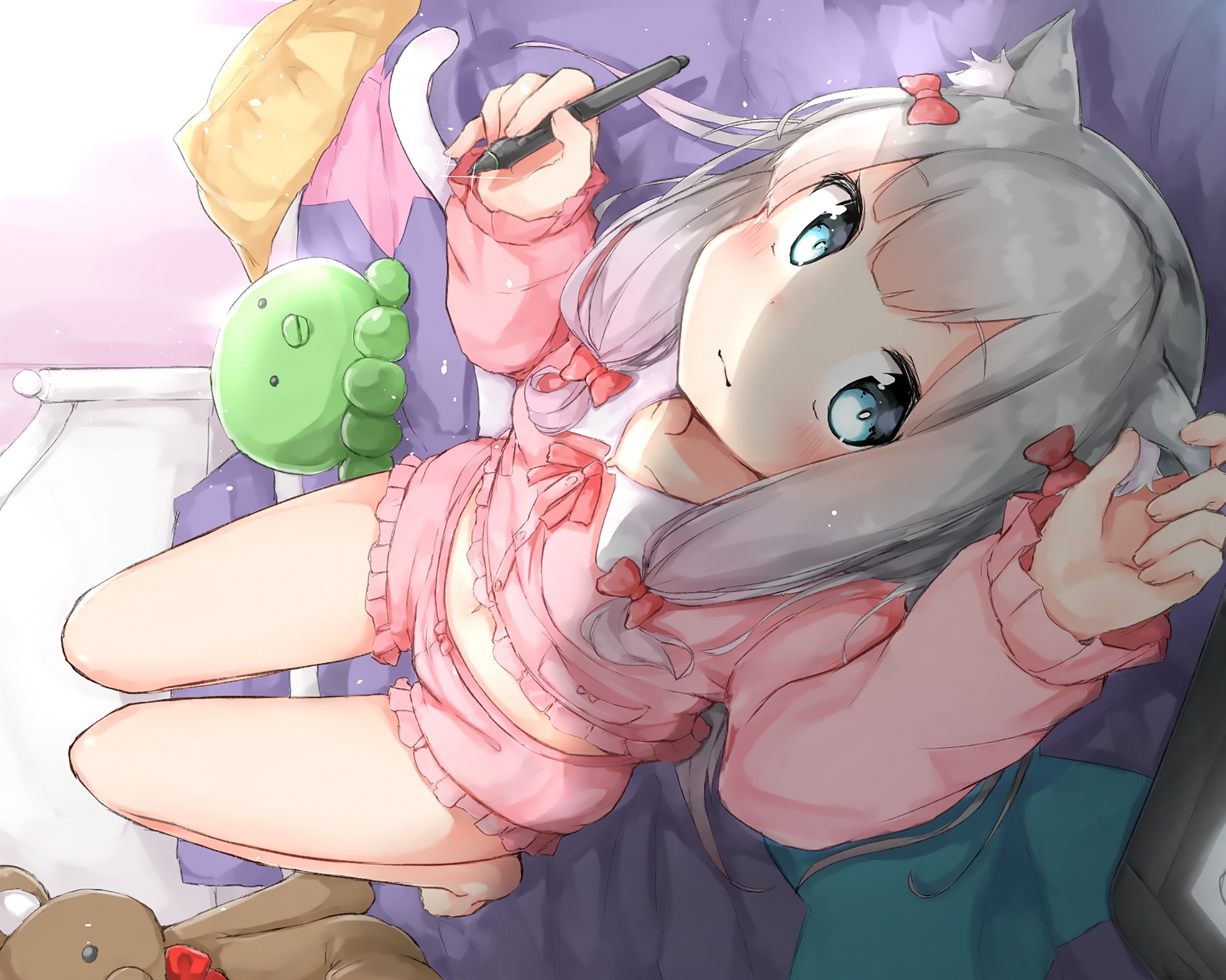 Izumi Sagiri drawing with a stylus HD Wallpaper