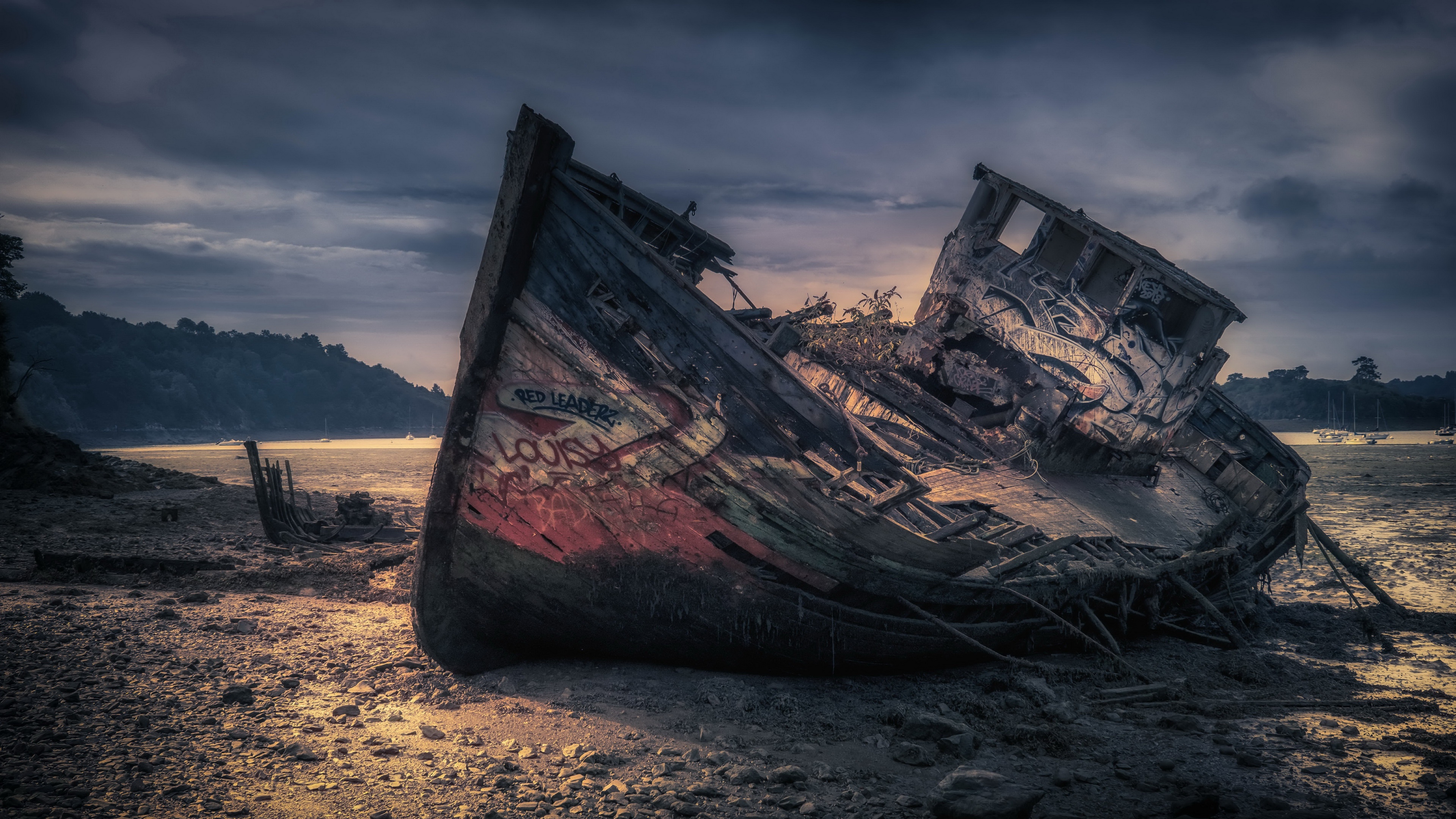 4K old boat wreck on a beach HD Wallpaper