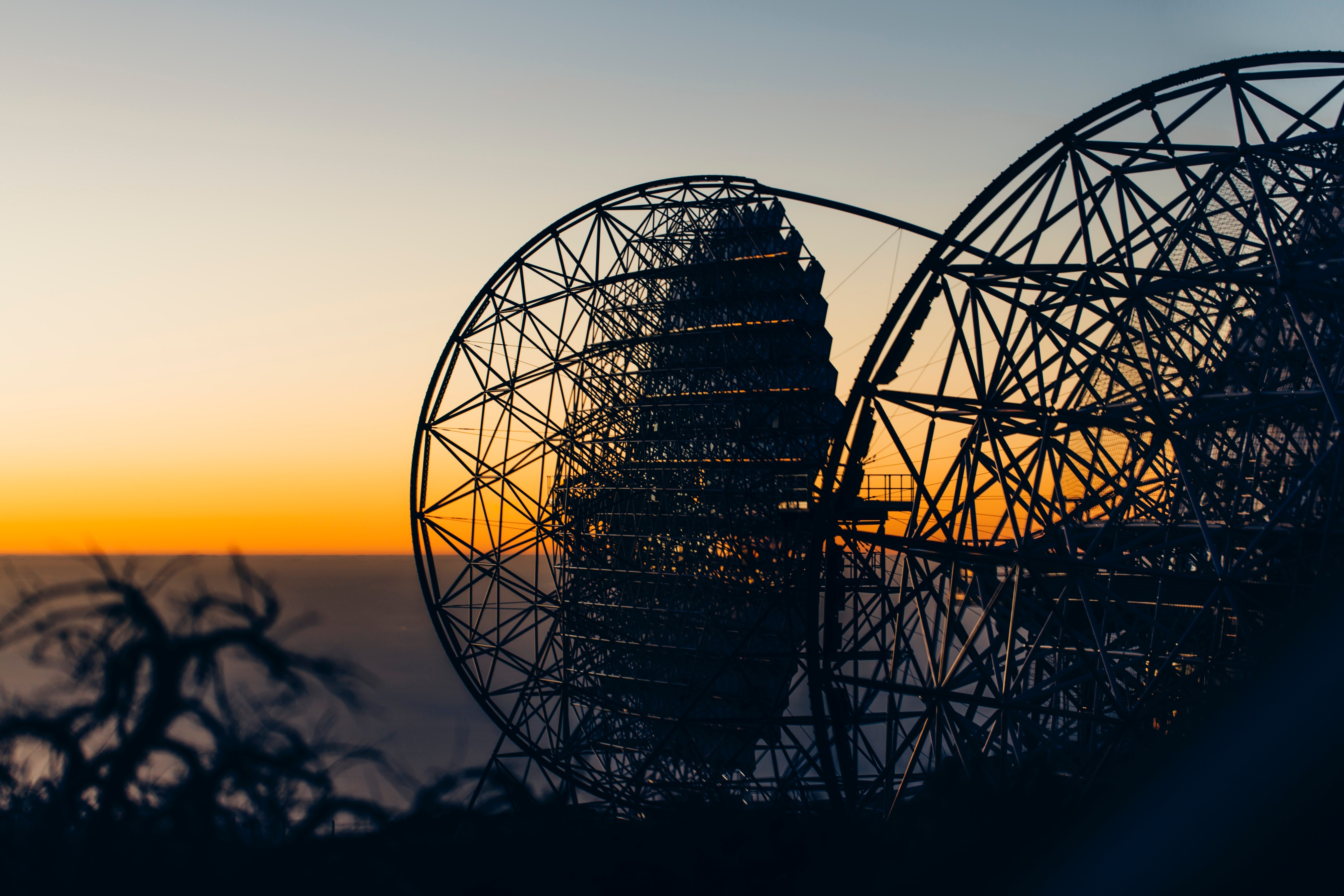 4K sunset over La Palma with telescope HD Wallpaper