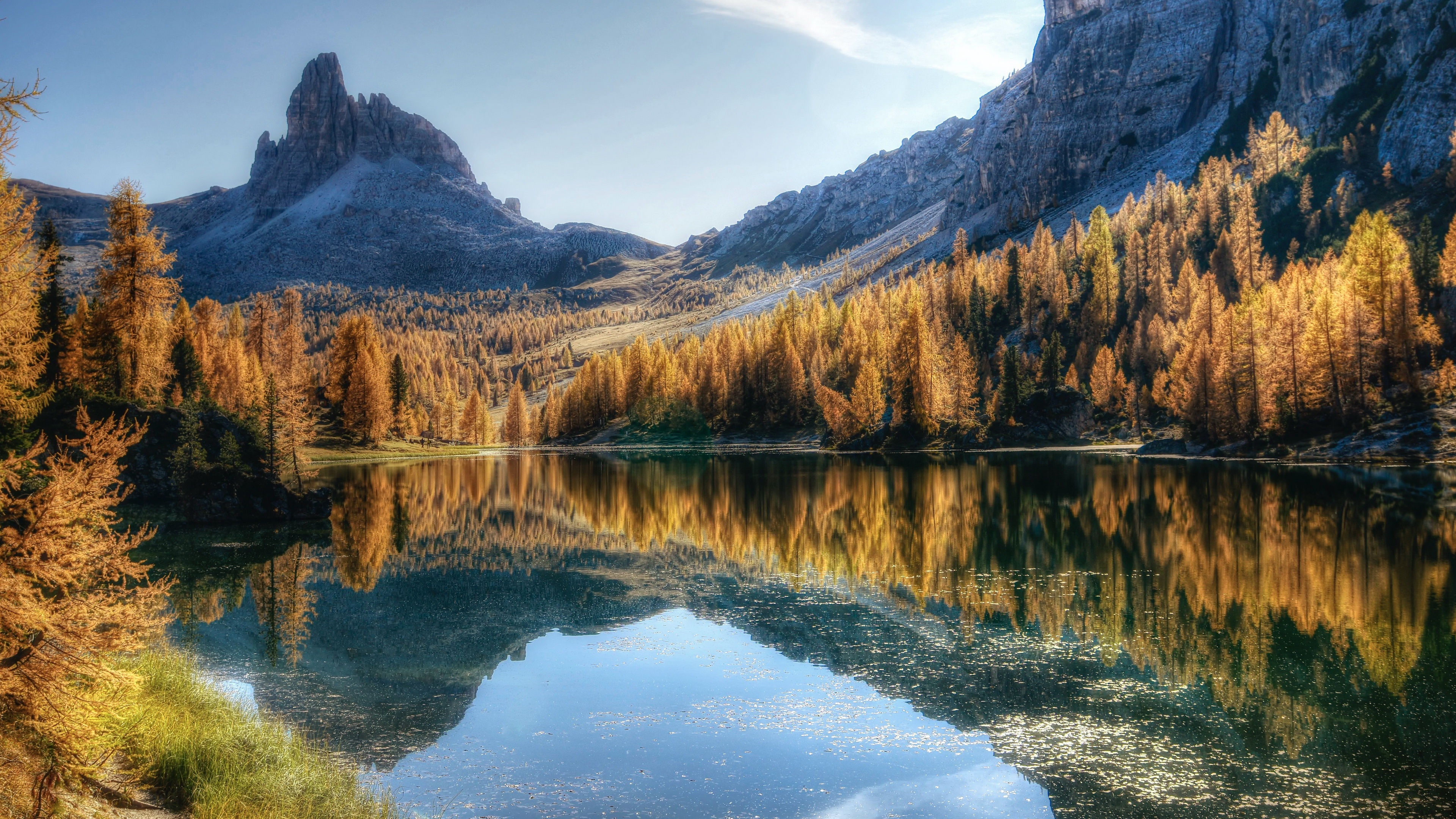 4K Autumn Lake Reflection in Mountains HD Wallpaper