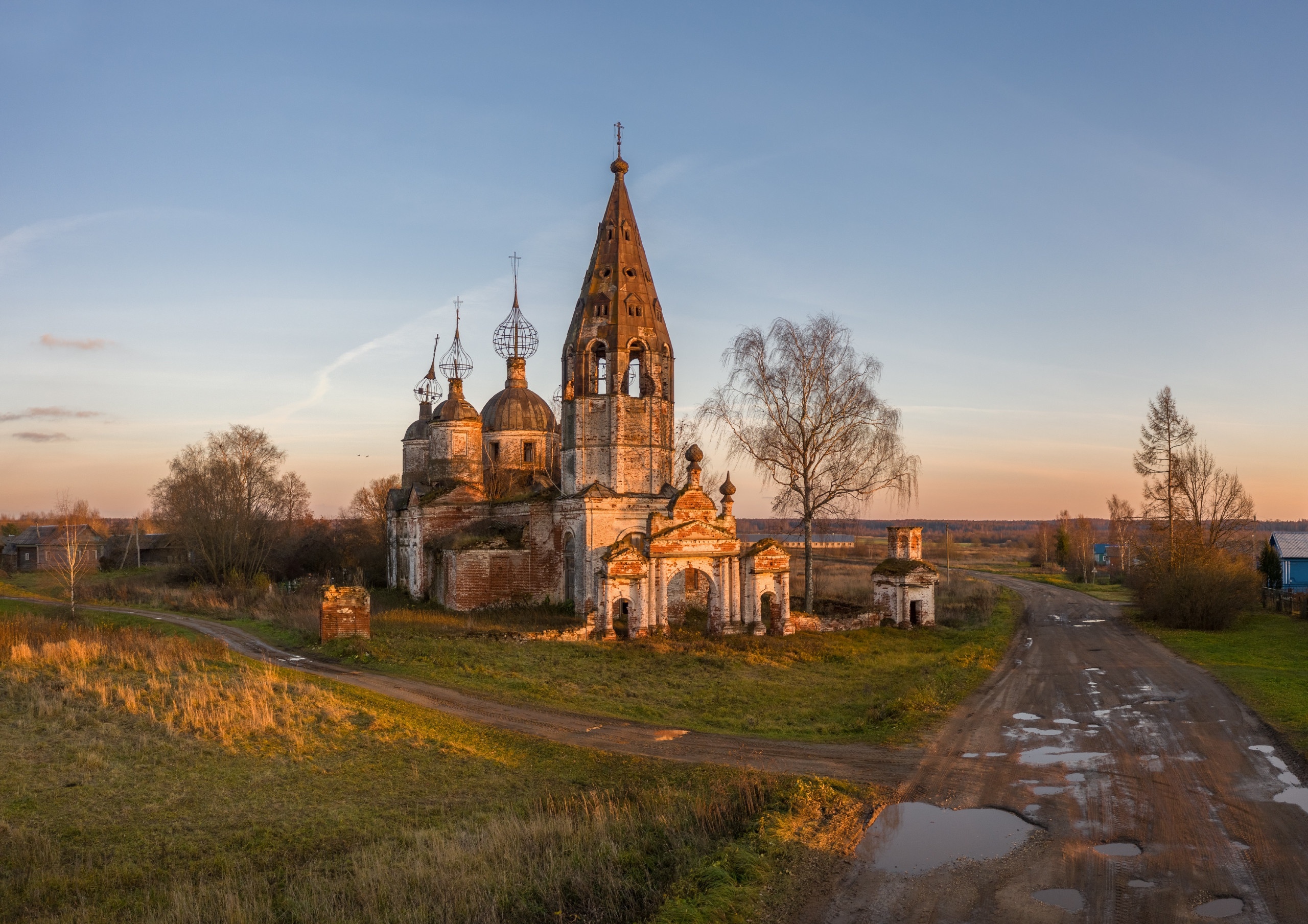 Abandoned church in a Russian village at sunset HD Wallpaper
