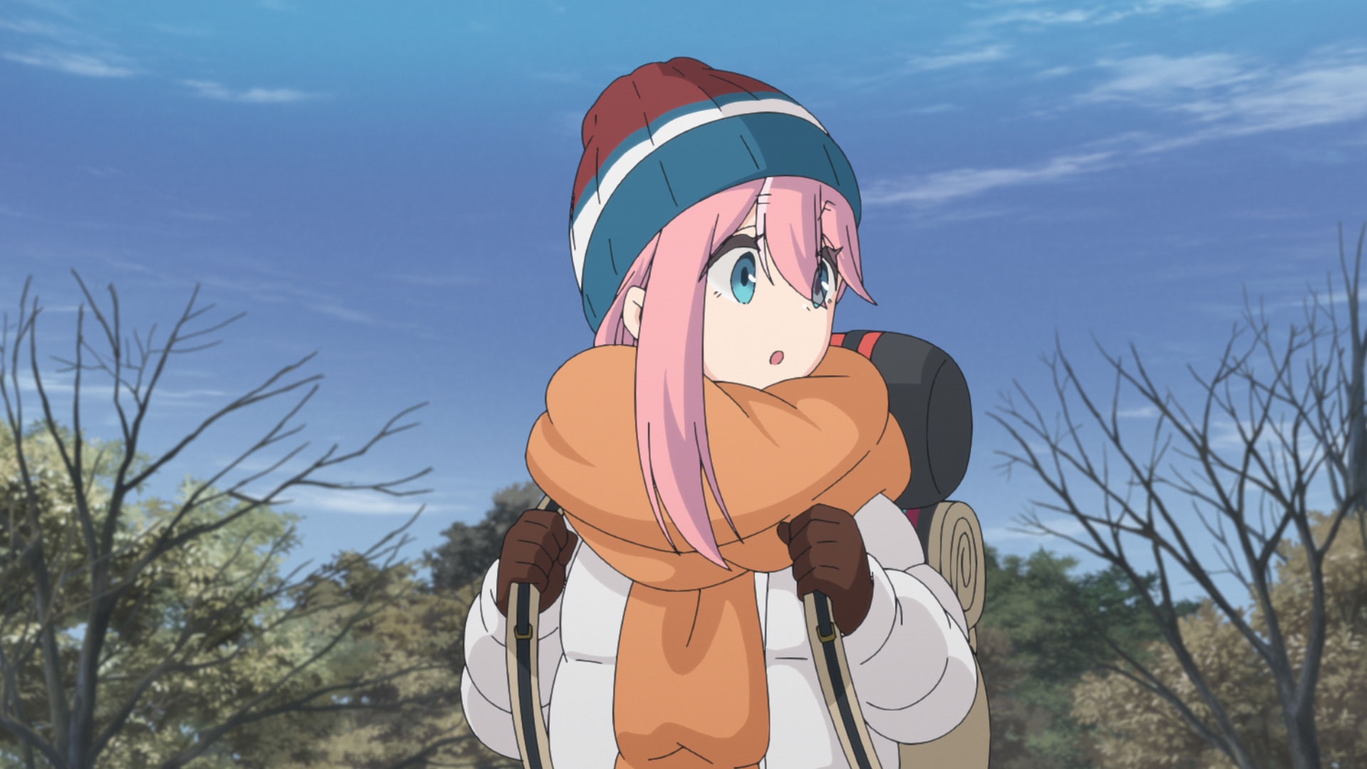 Nadeshiko Kagamihara wearing a hat and scarf in Yuru Camp HD Wallpaper