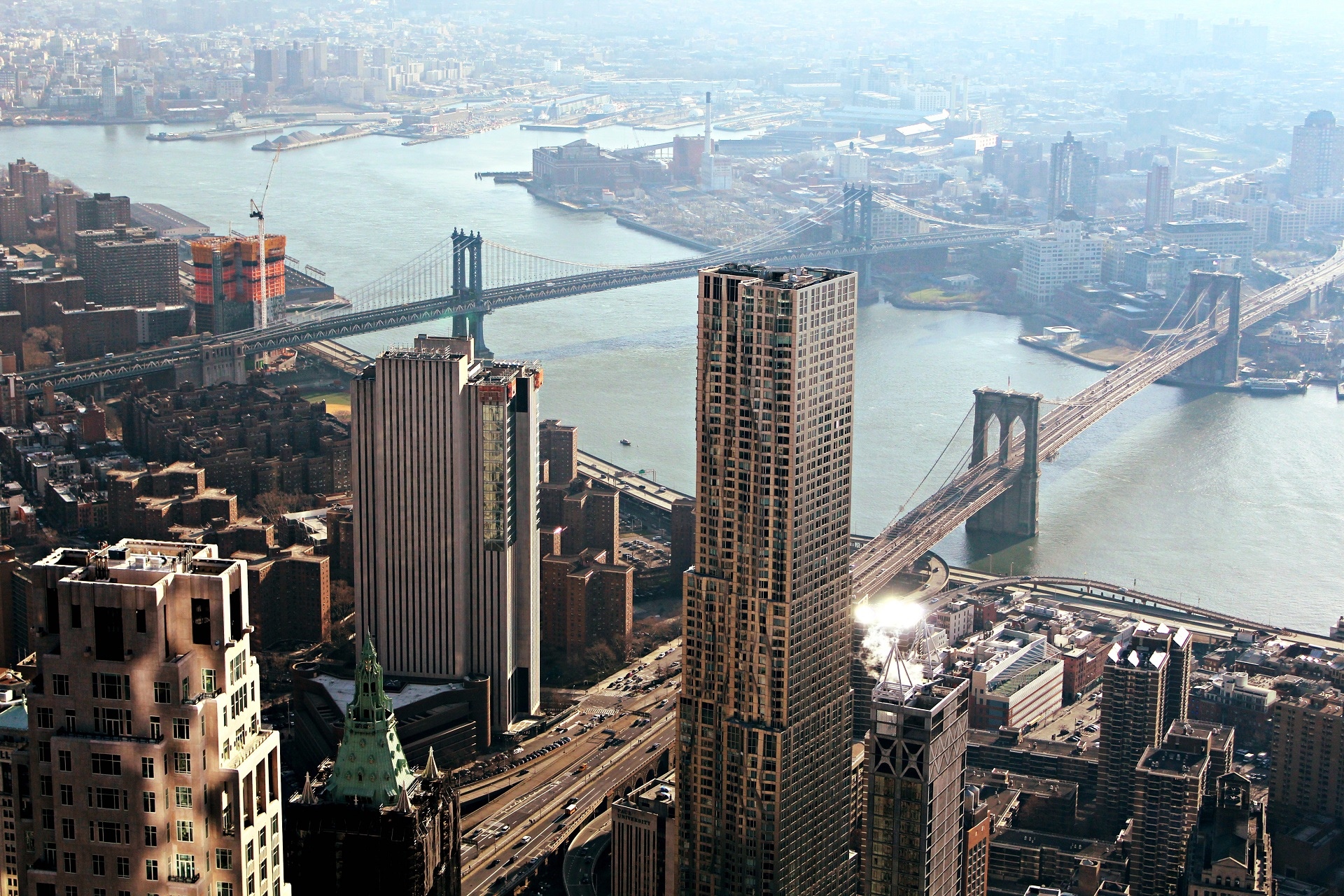 New York City skyline with Brooklyn and Manhattan Bridges HD Wallpaper