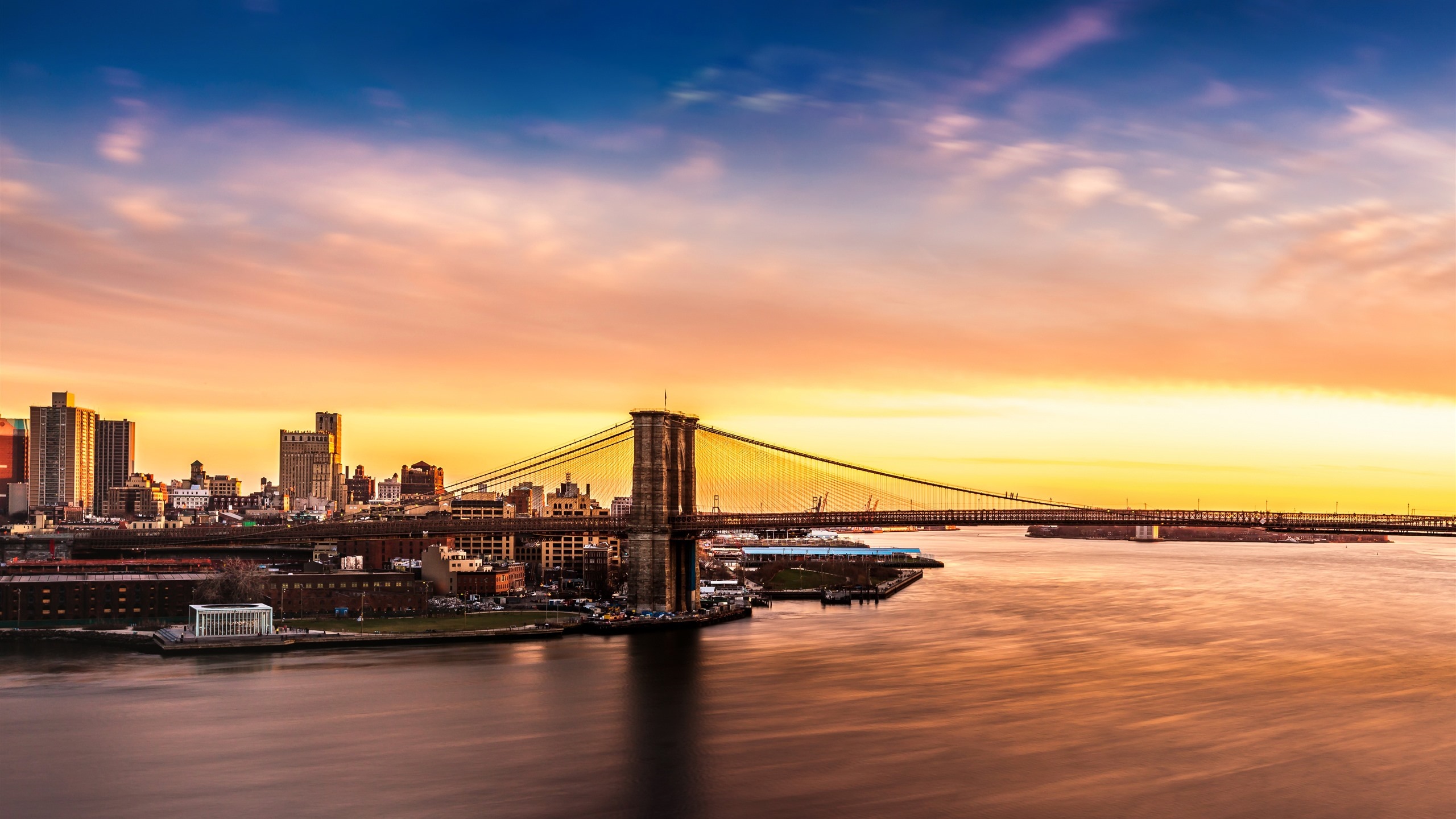 Brooklyn Bridge and Manhattan Skyline at Sunset HD Wallpaper