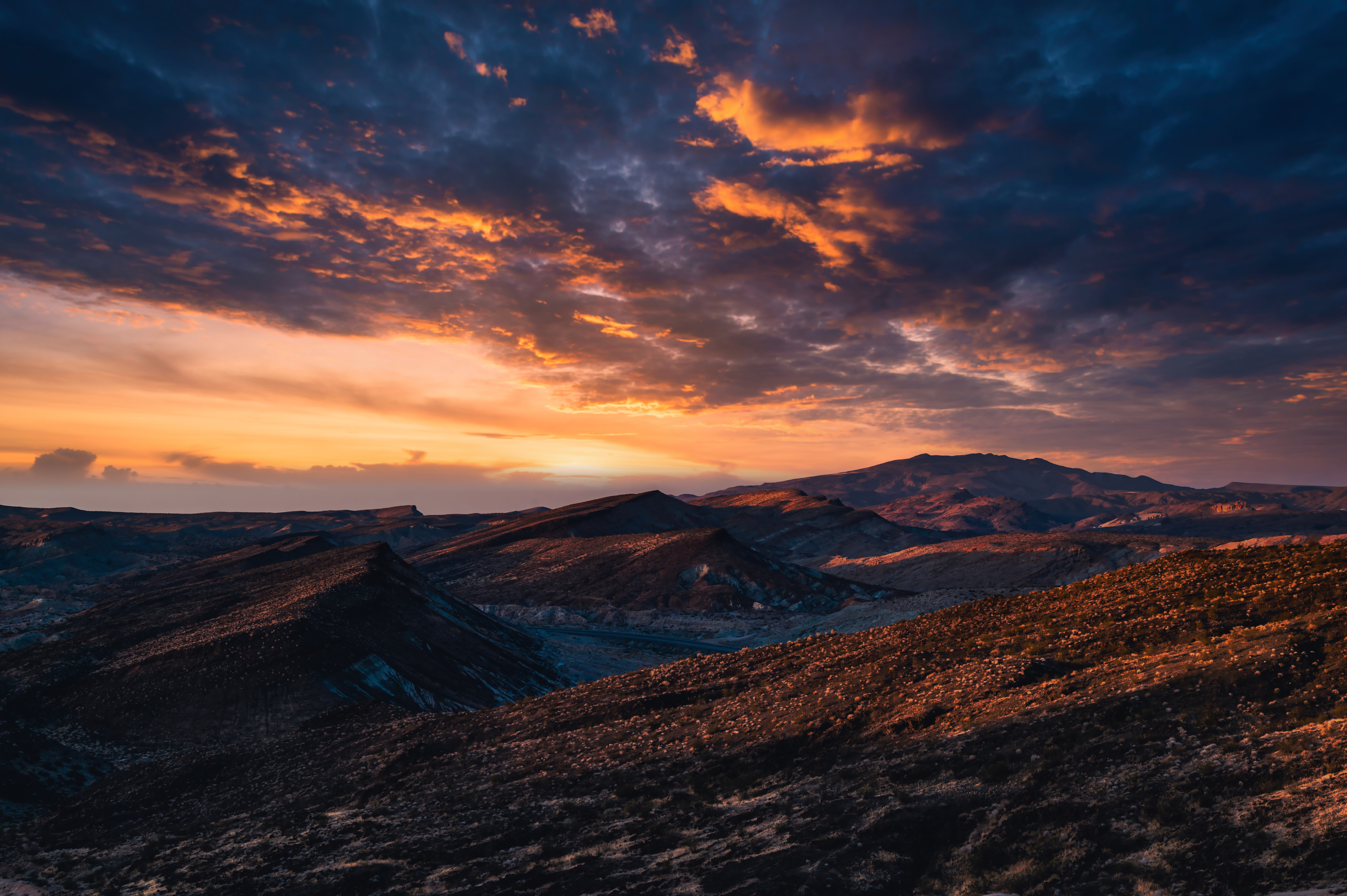 Sunset over Red Rock State Park, California HD Wallpaper