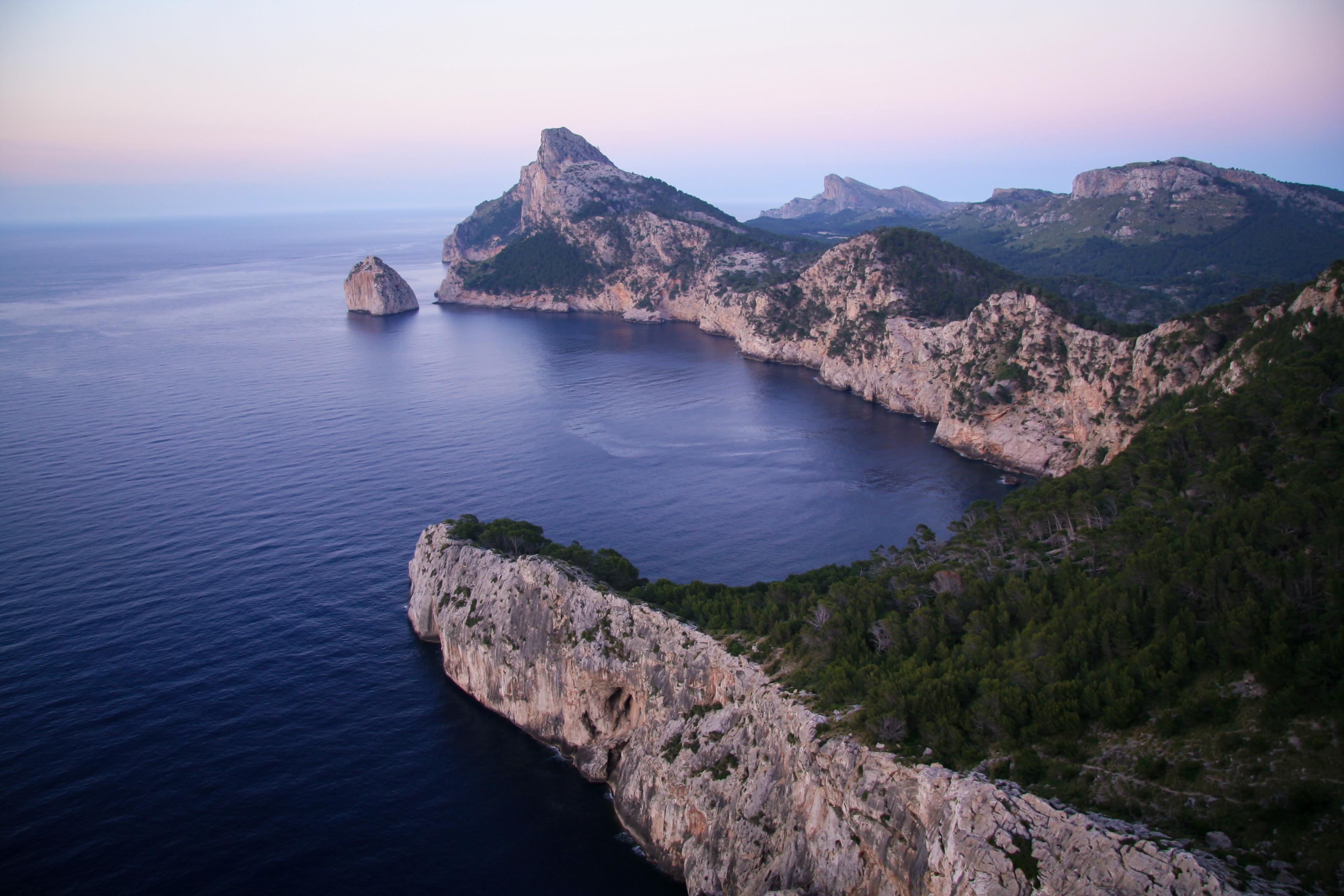 Coastal cliffs and sea at sunset, Mirador Es Colomer HD Wallpaper