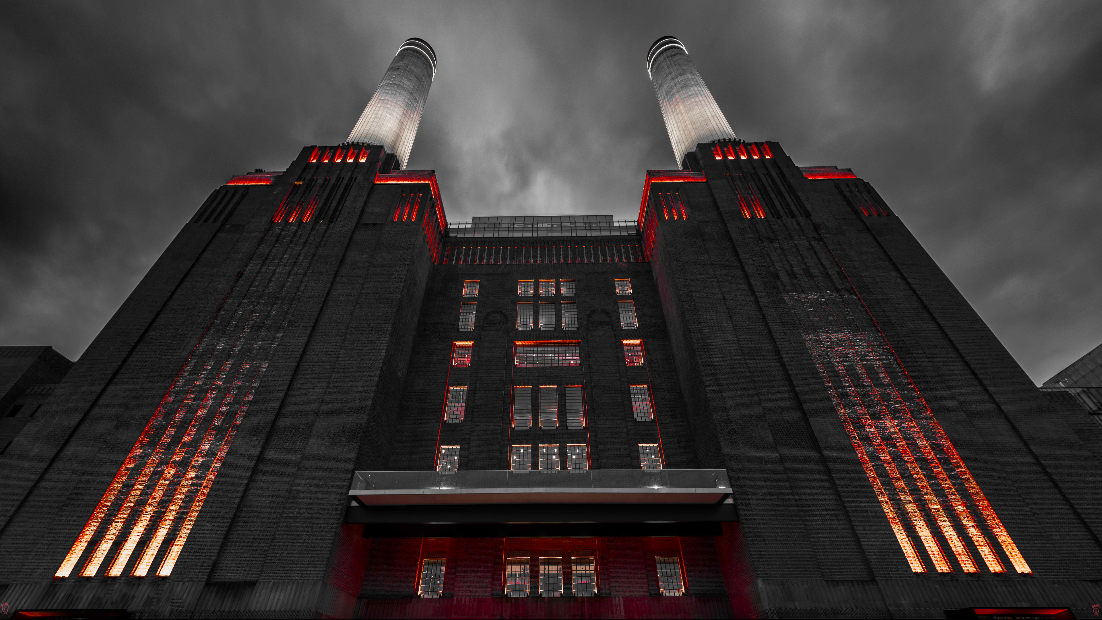 Battersea Power Station with Red Lights HD Wallpaper