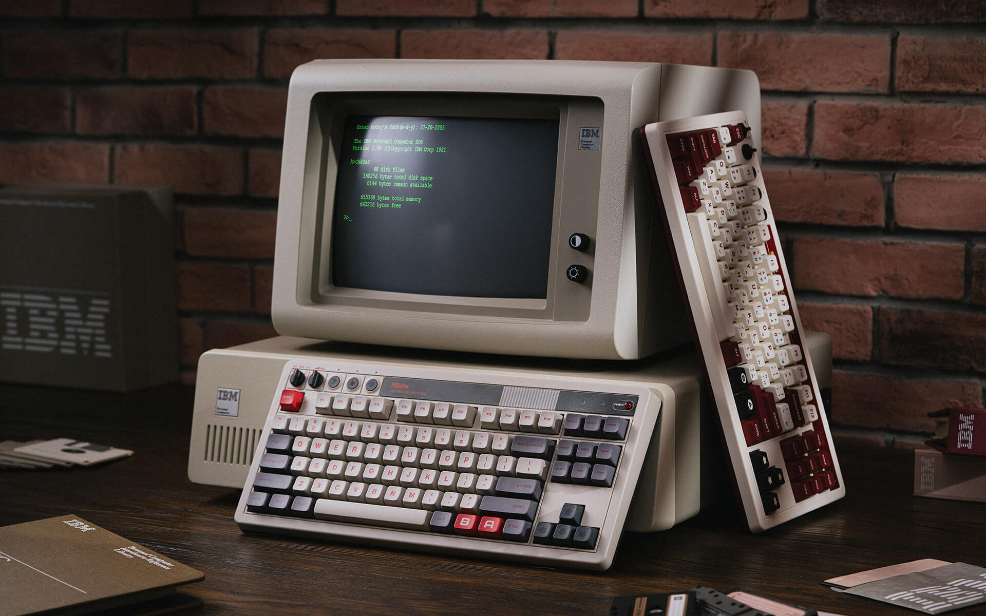 IBM retro computer with mechanical keyboards HD Wallpaper
