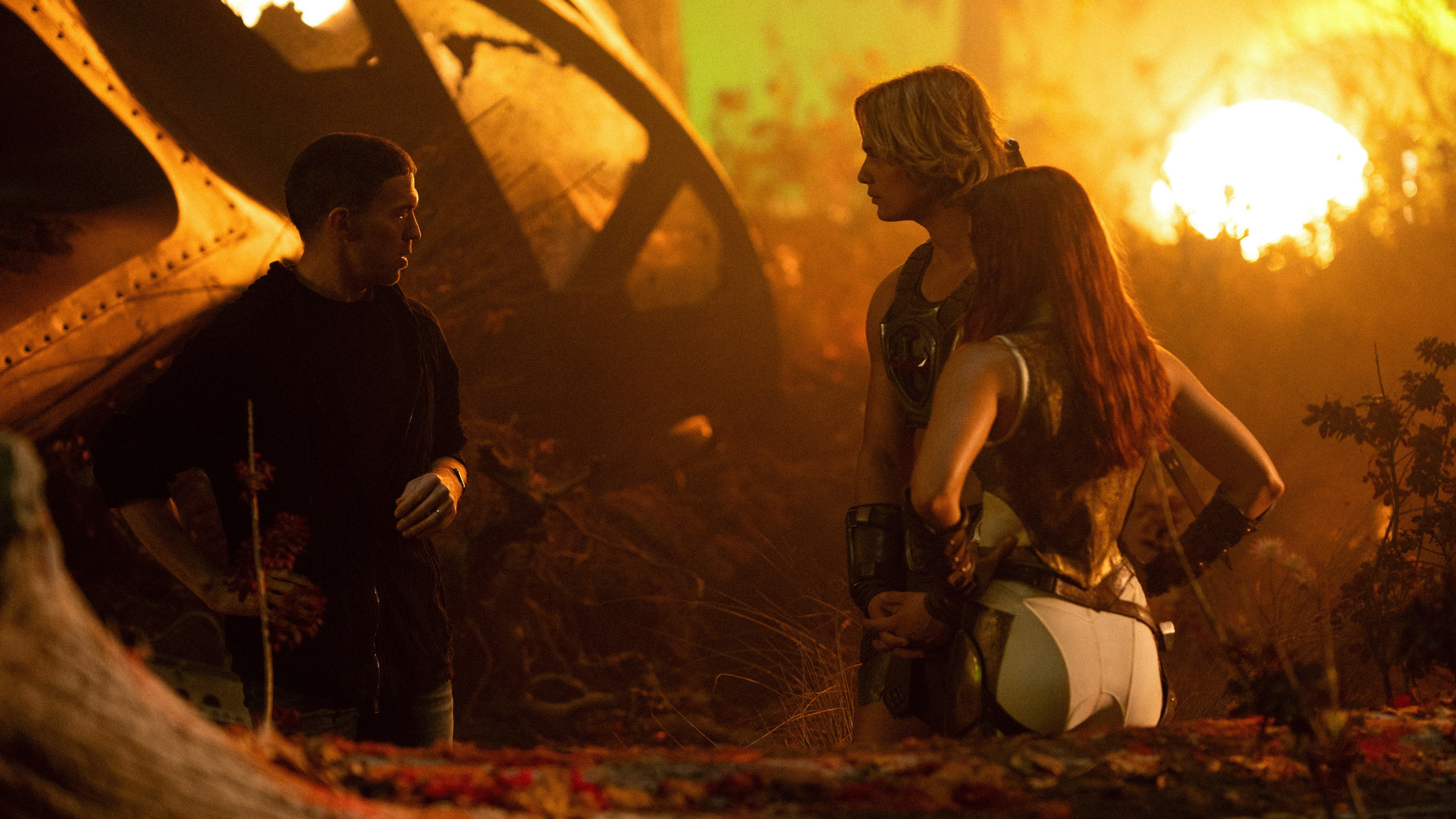 Director Travis Knight with He-Man and Teela on Set HD Wallpaper