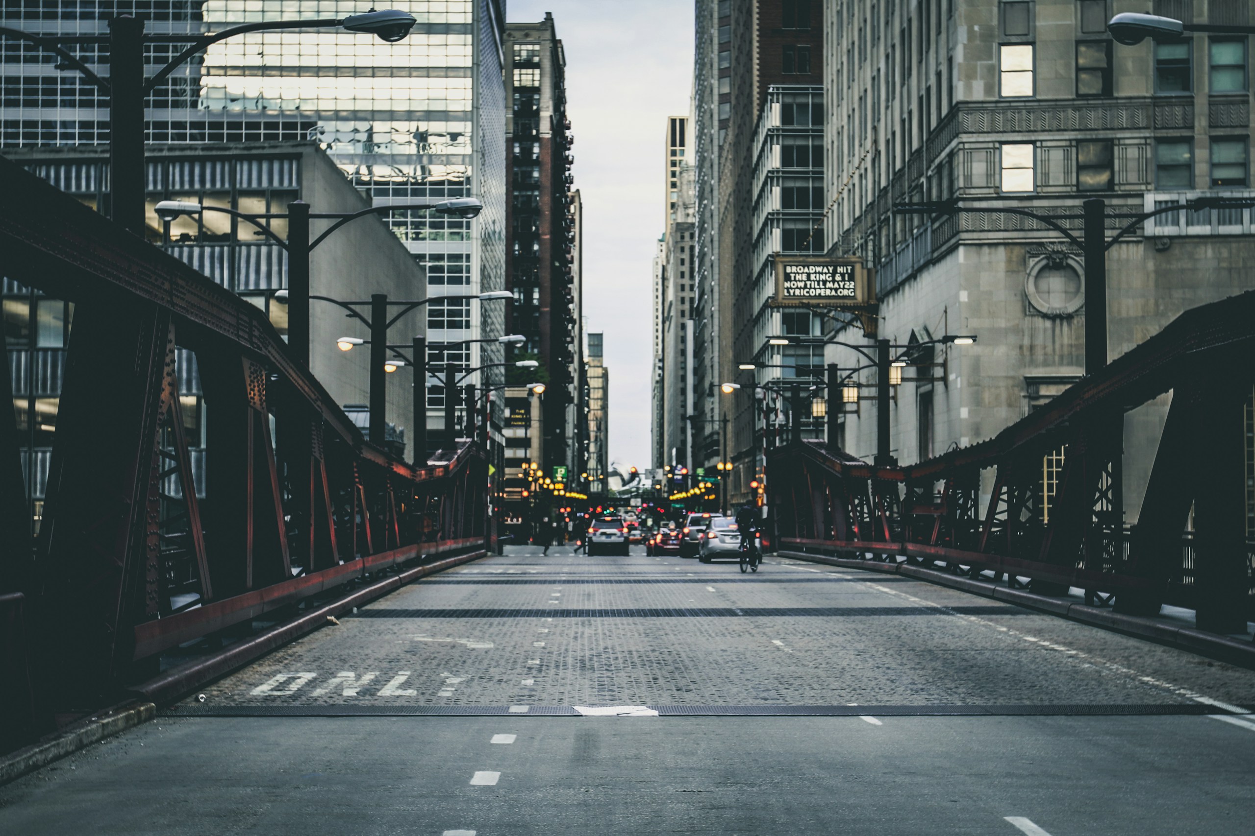 Chicago Bridge Leading into Downtown Skyscrapers HD Wallpaper