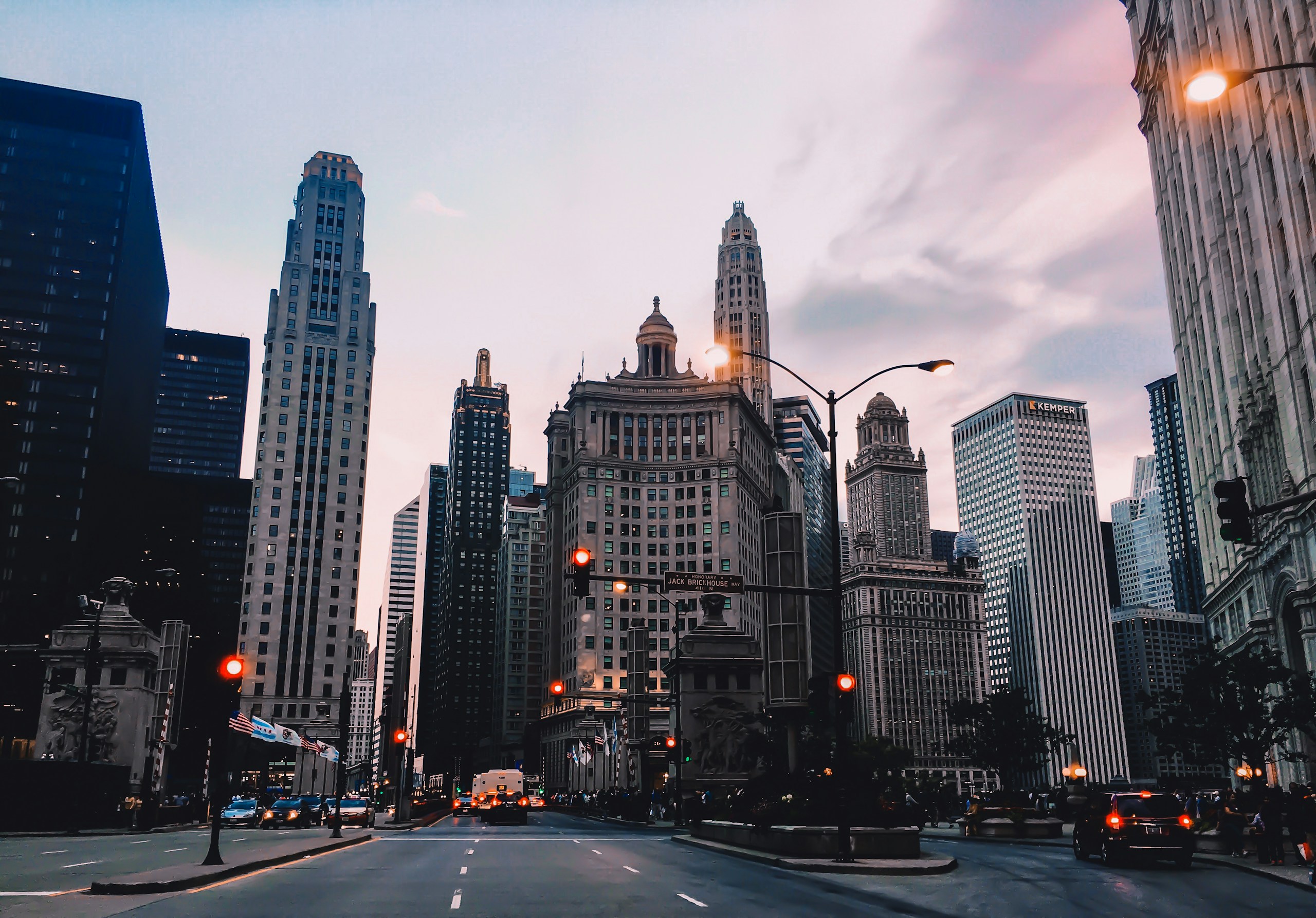 Low Angle View of Chicago Skyscrapers at Dusk HD Wallpaper