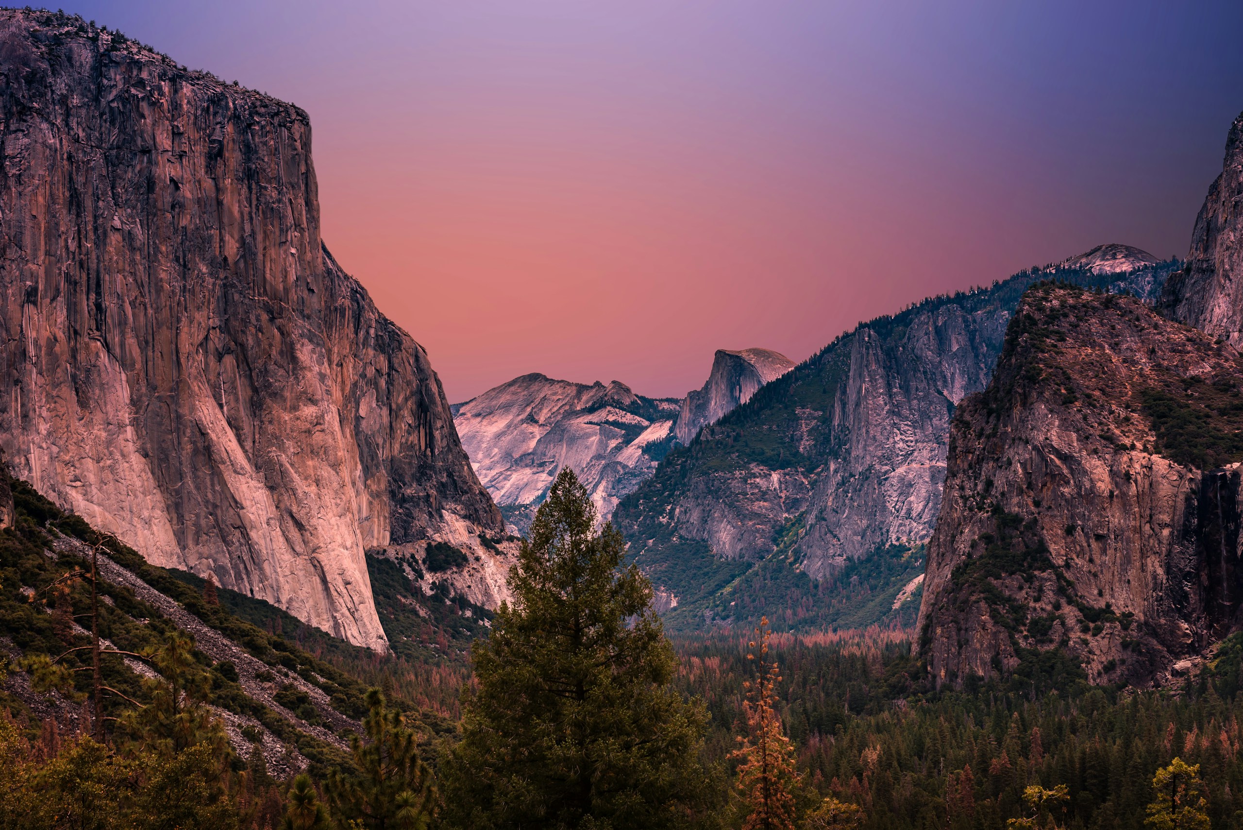 Yosemite Valley Granite Cliffs at Sunset HD Wallpaper