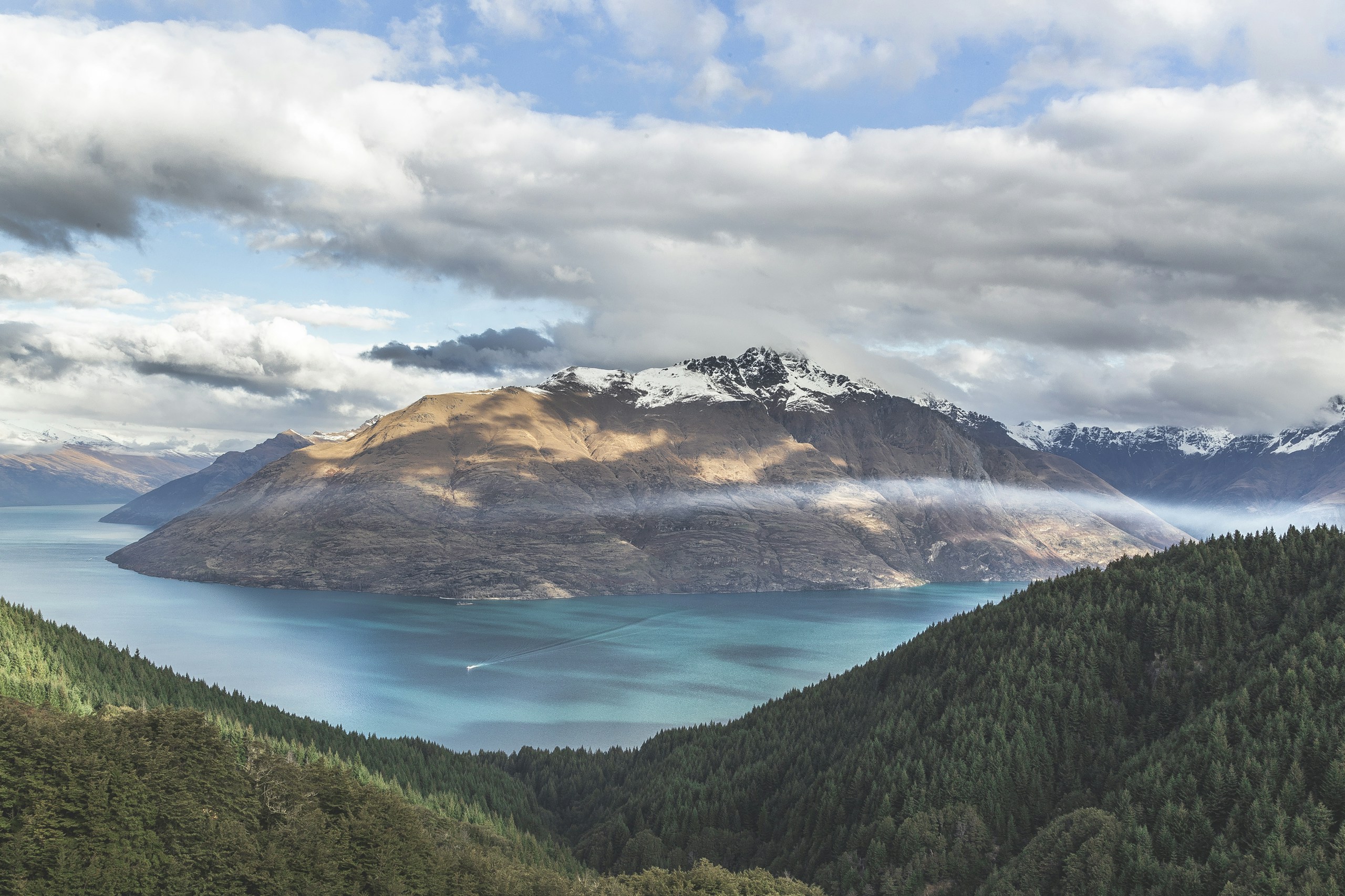 Blue lake and snow-capped mountain peak HD Wallpaper
