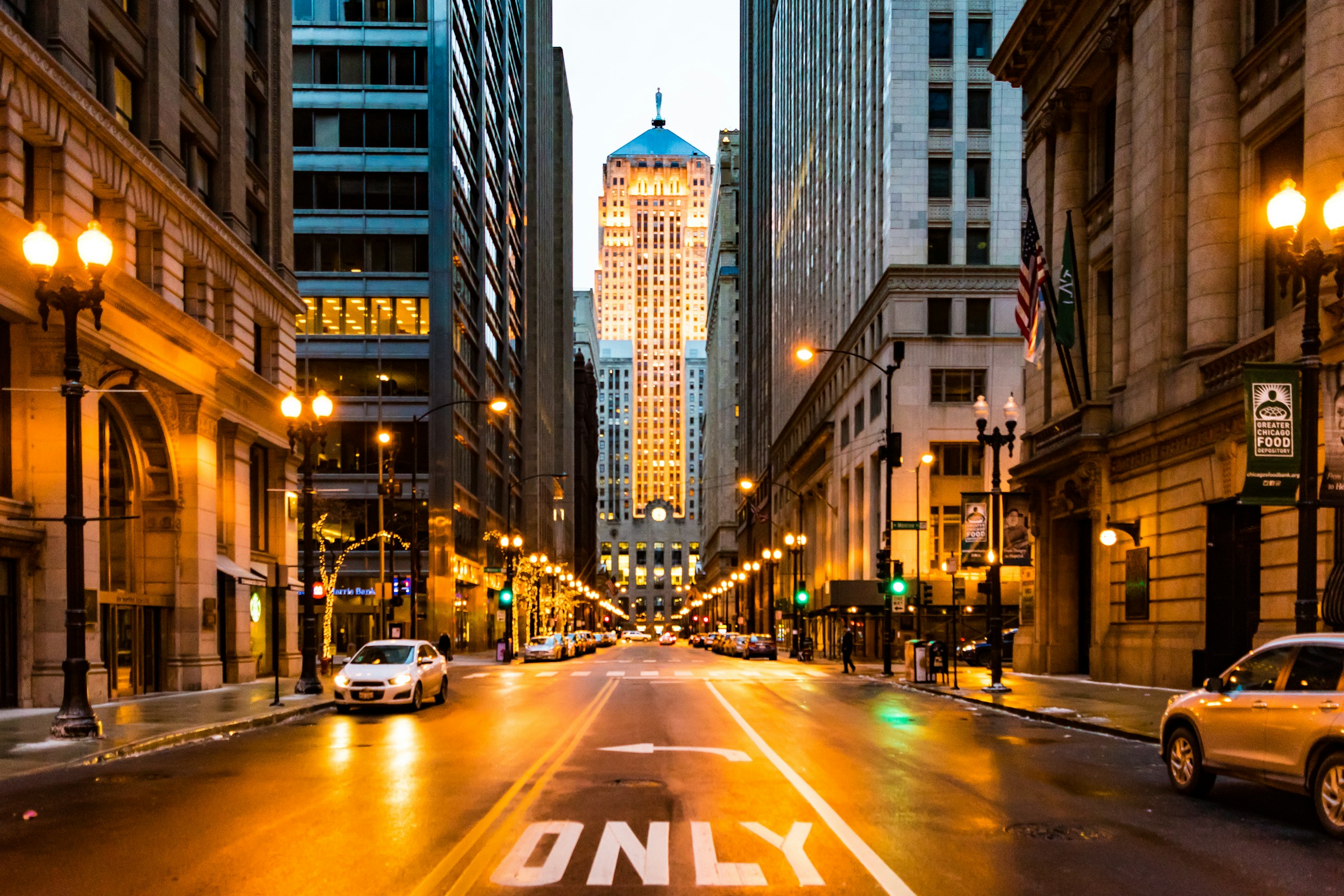 LaSalle Street and Chicago Board of Trade Building HD Wallpaper