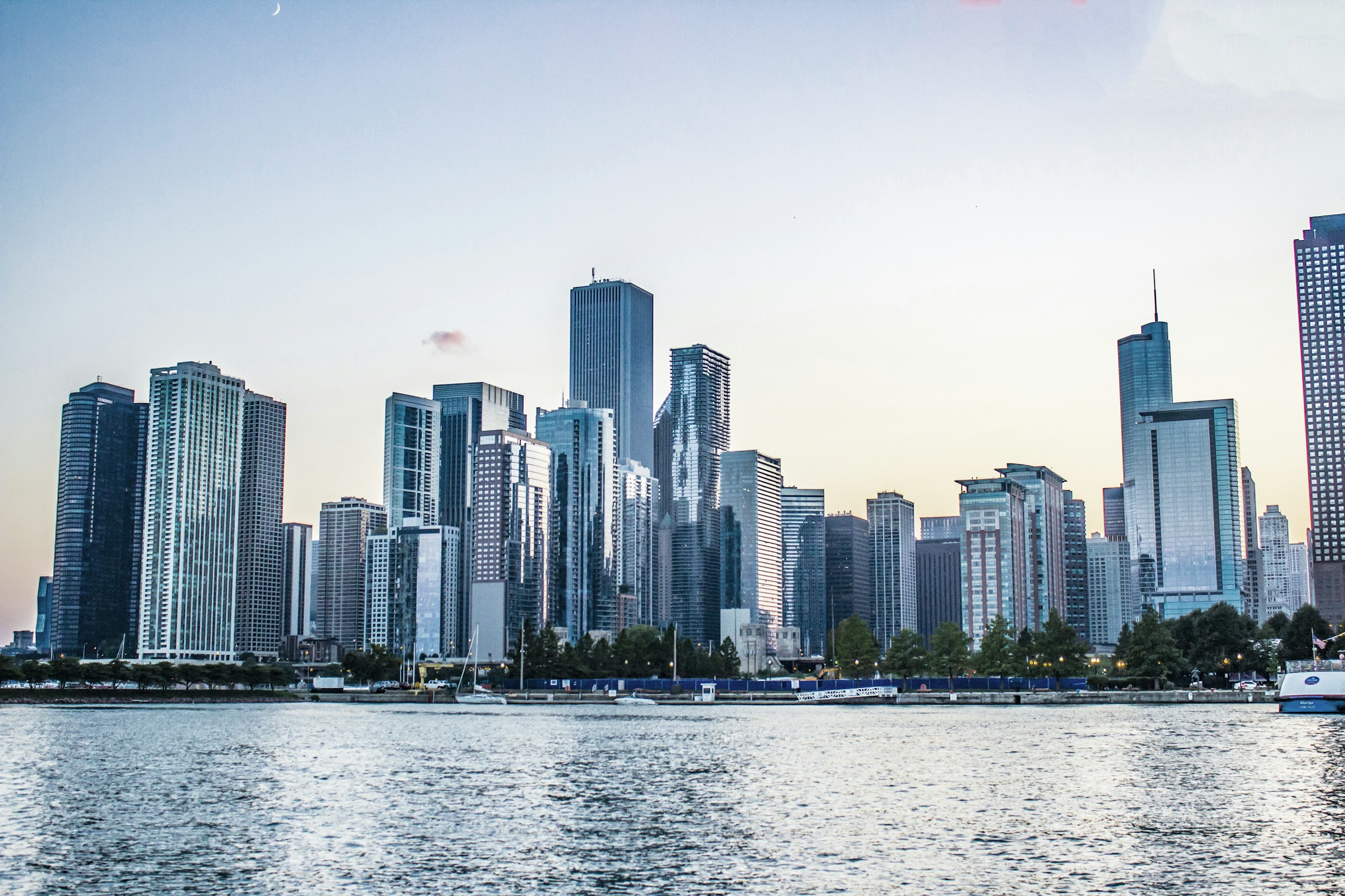 The Chicago Skyline Along the Waterfront HD Wallpaper