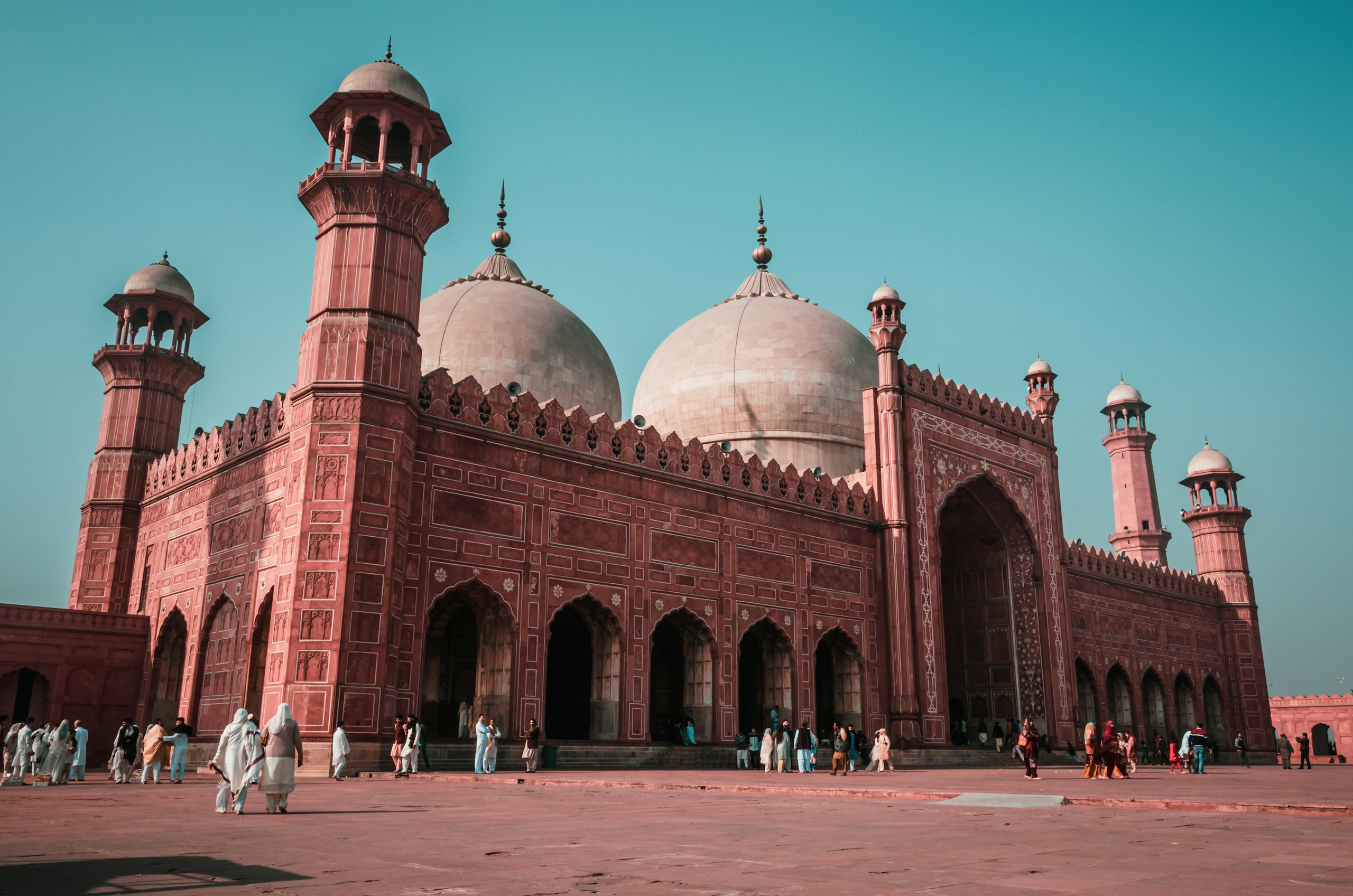 The Badshahi Mosque in Lahore Pakistan HD Wallpaper