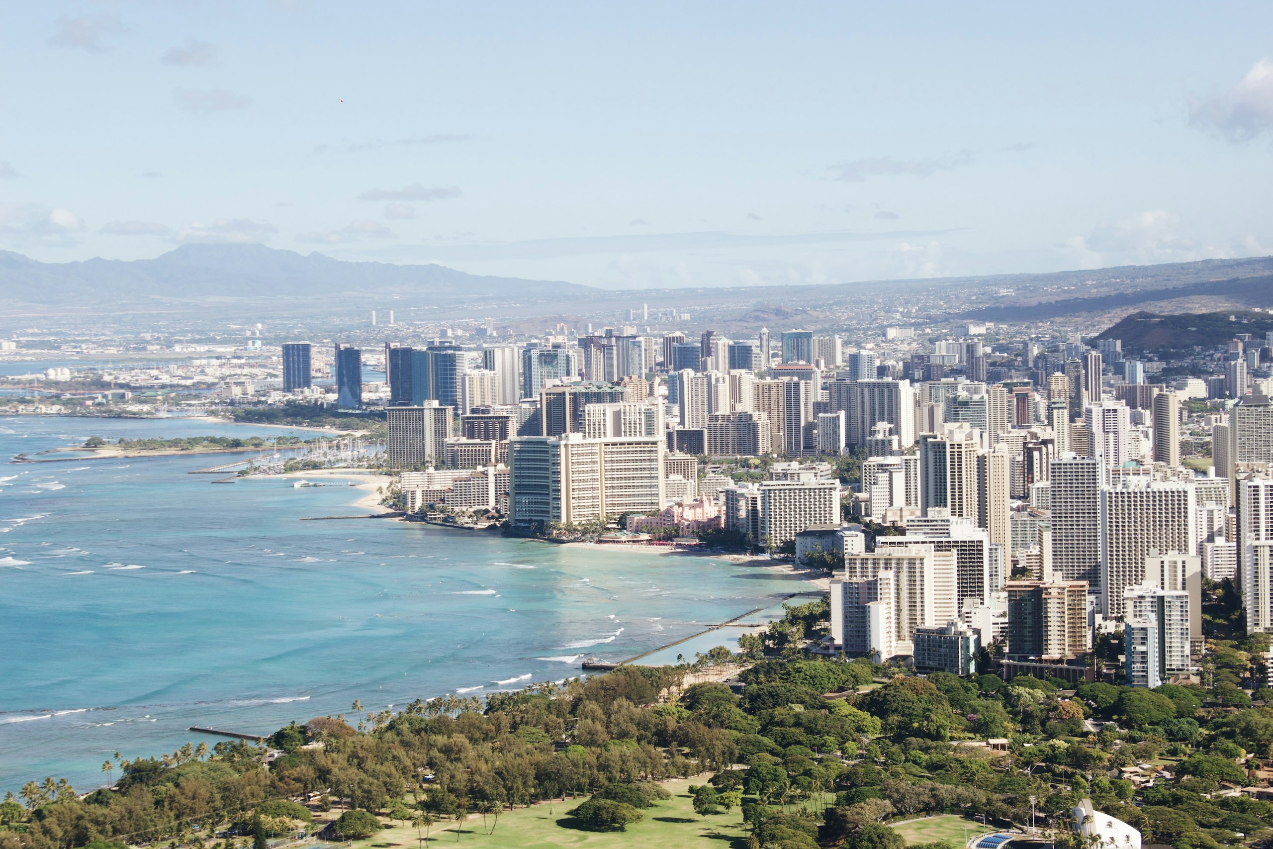 Aerial View of Honolulu Skyline and Waikiki Beach HD Wallpaper