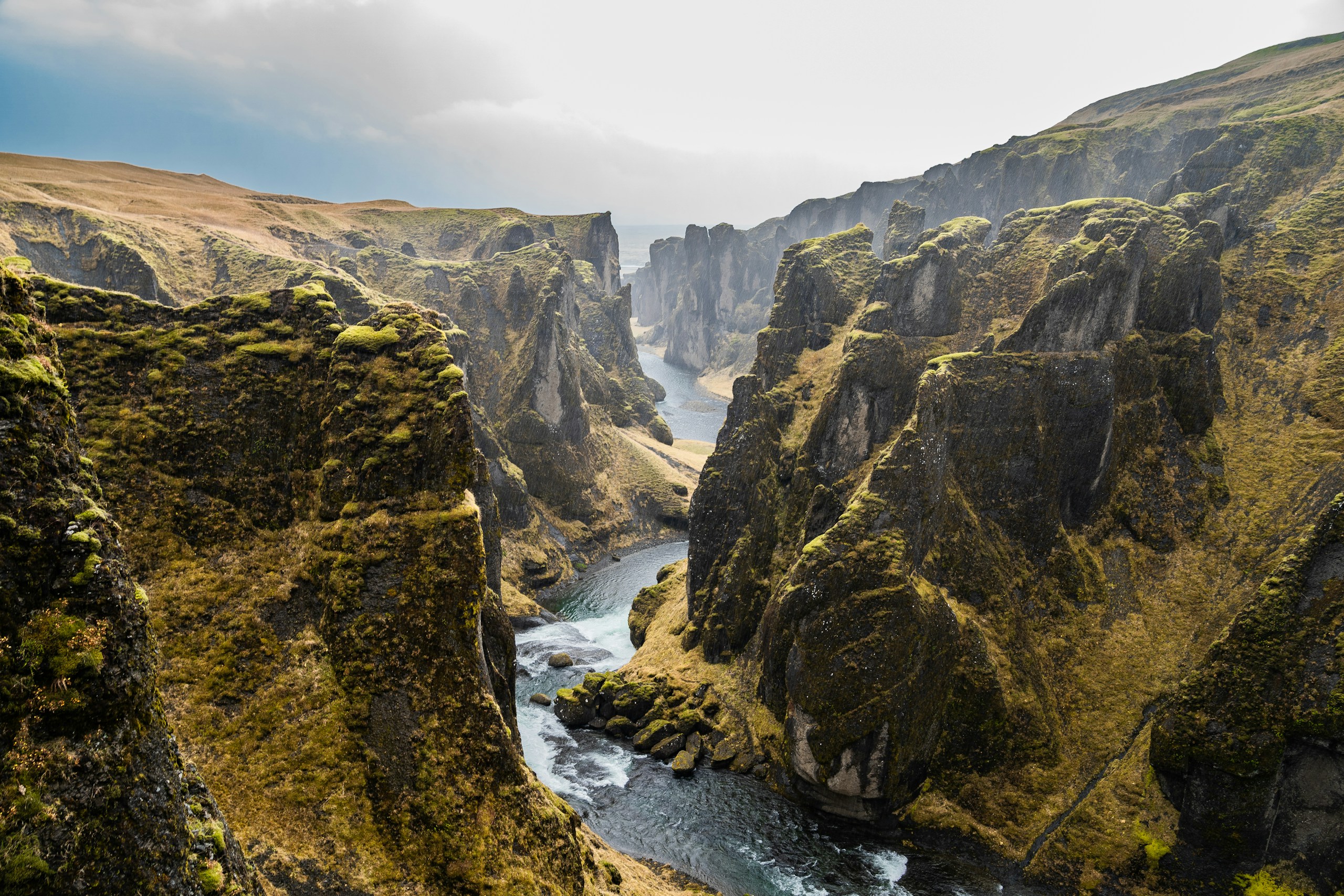 Fjaðrárgljúfur Canyon with River in Iceland HD Wallpaper