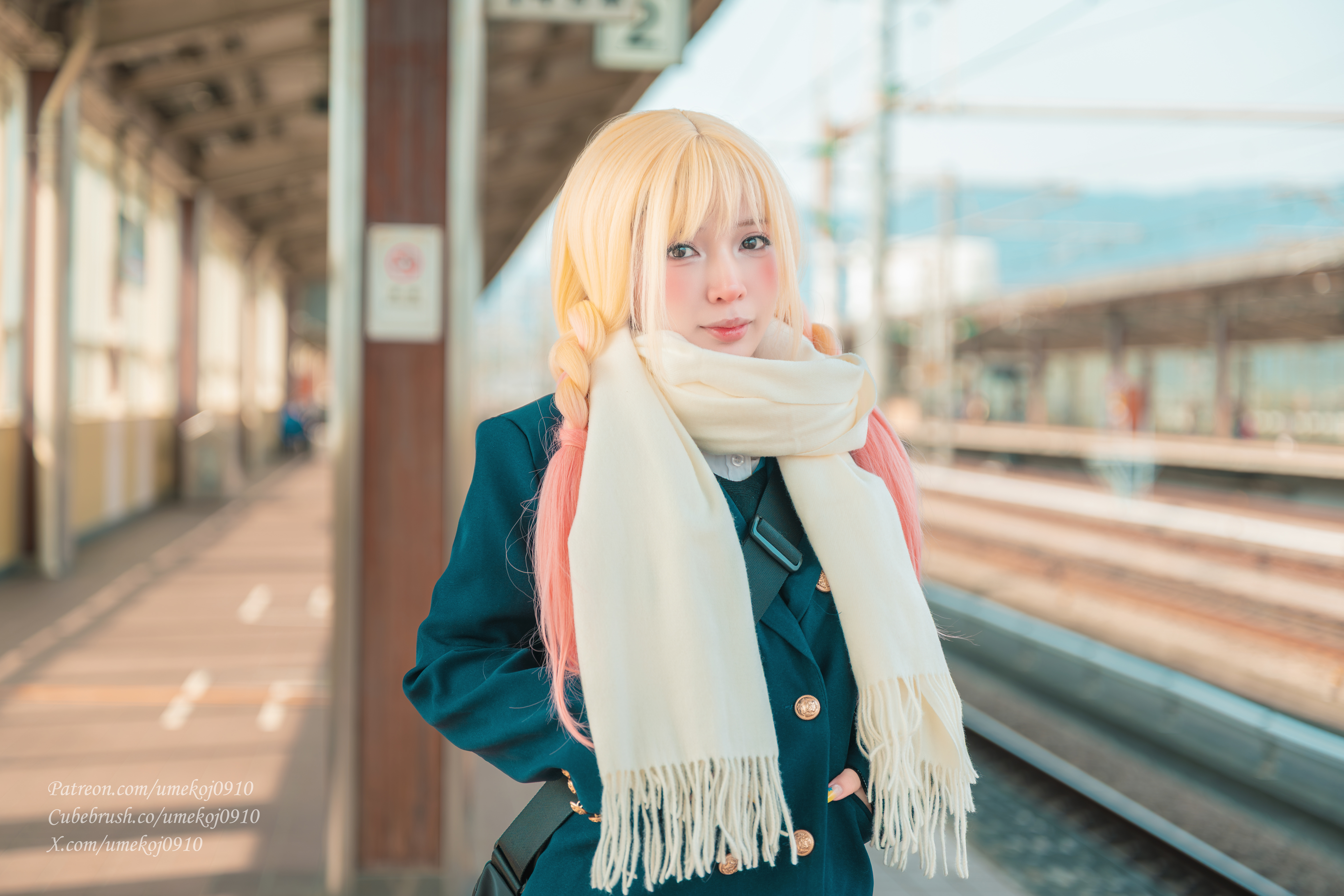 Marin Kitagawa Cosplay from My Dress-Up Darling HD Wallpaper