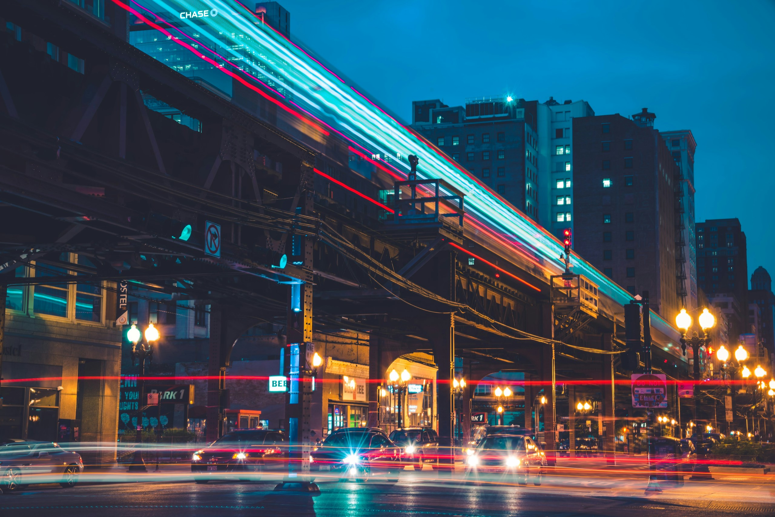 Long Exposure of Chicago Elevated Train and City Street HD Wallpaper