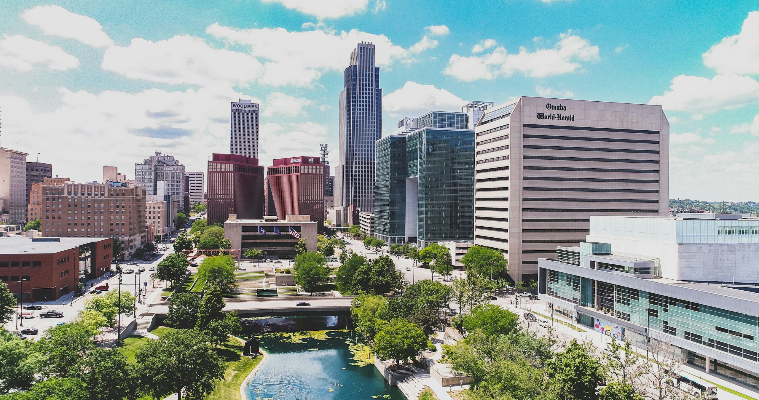 Downtown Omaha Skyline and Gene Leahy Mall HD Wallpaper