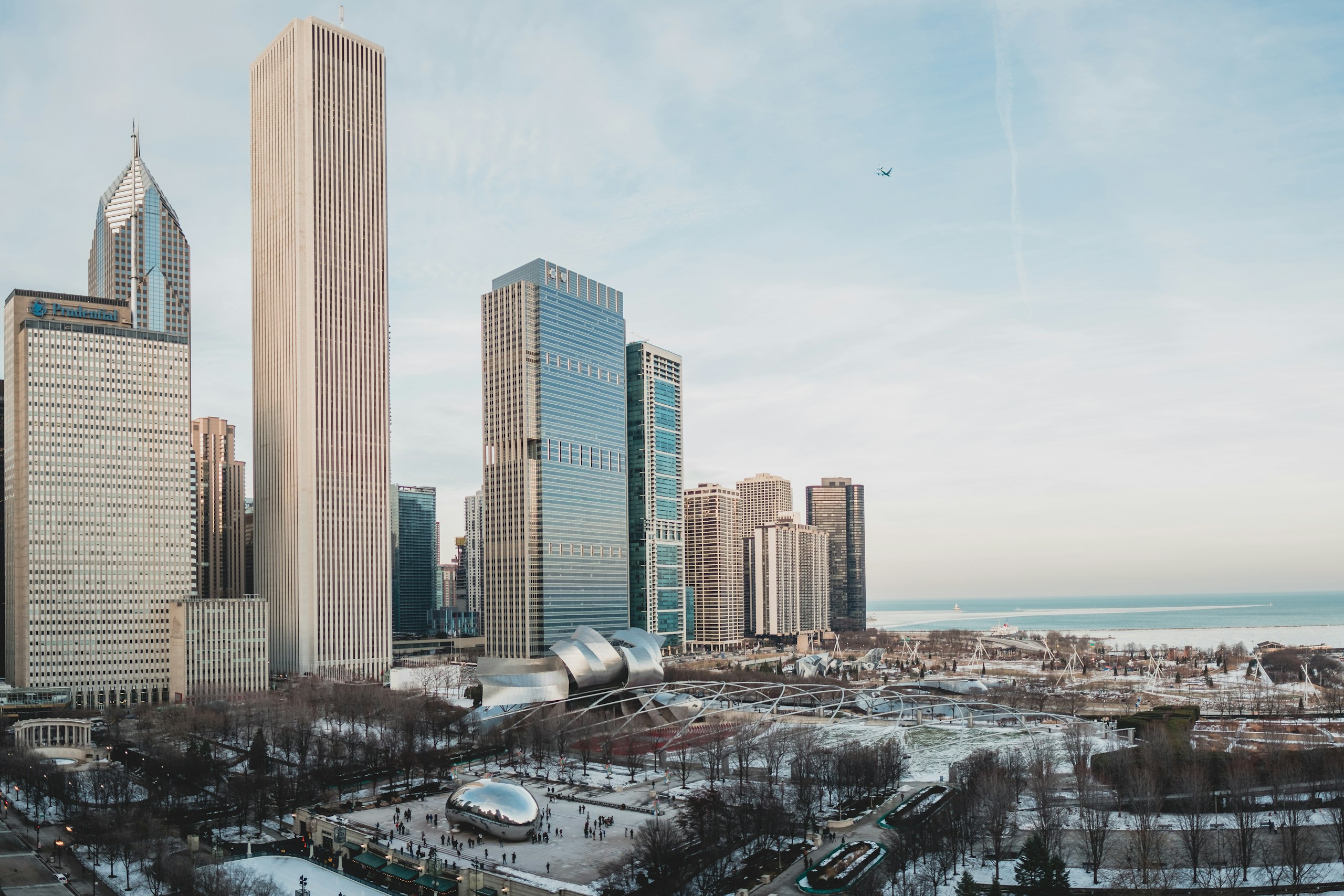 Millennium Park and Chicago Skyline in Winter HD Wallpaper