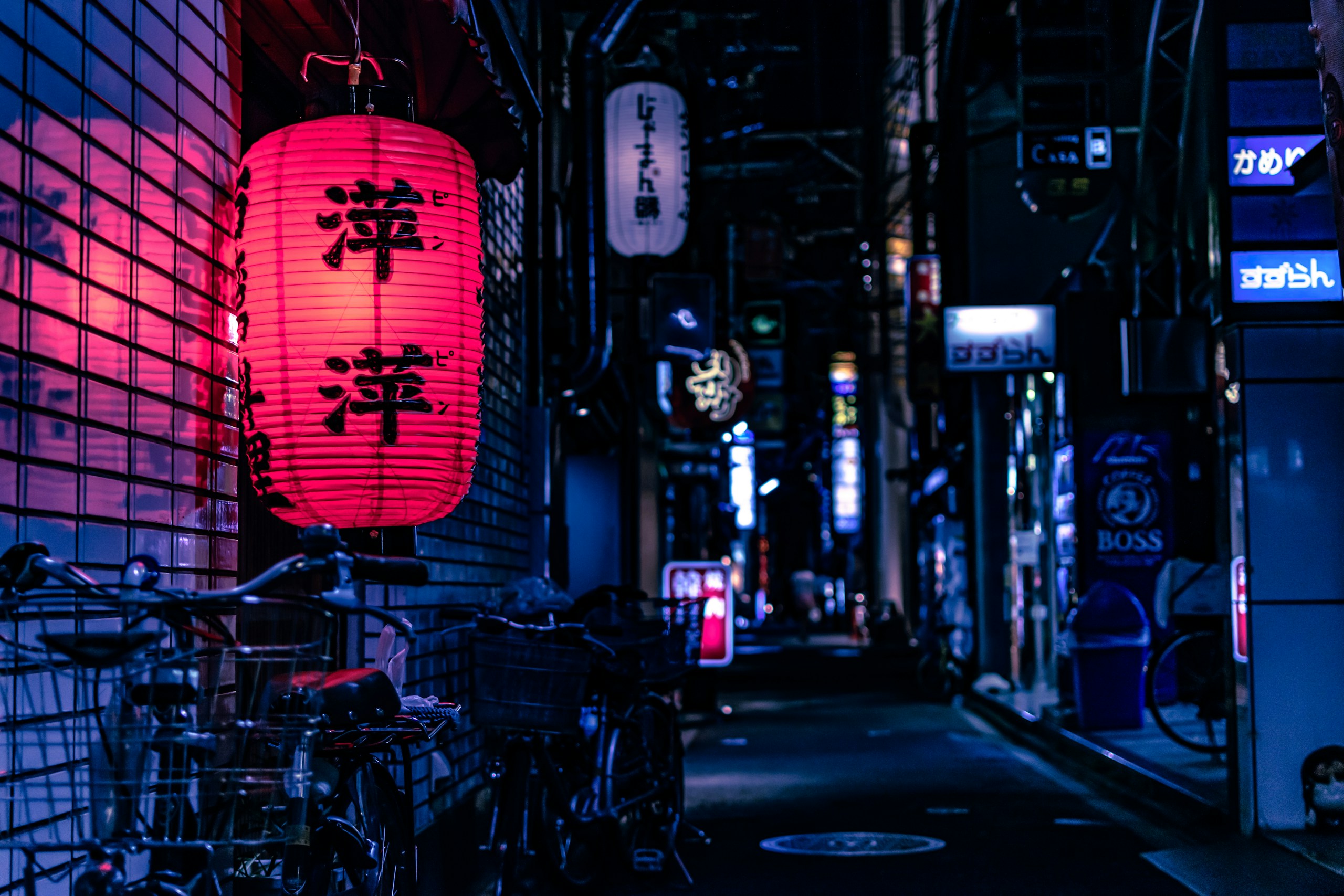 Lit up alleyway with red lantern in Kyoto, Japan HD Wallpaper