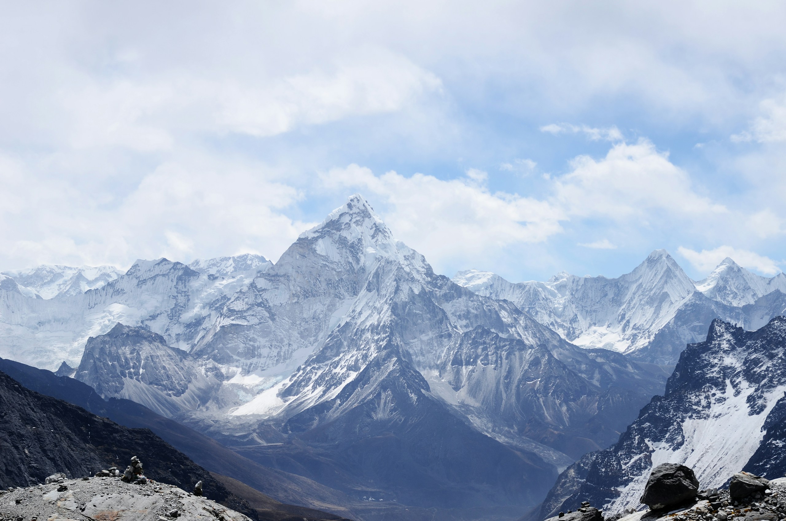 Snow Covered Ama Dablam Mountain Peak in Nepal HD Wallpaper