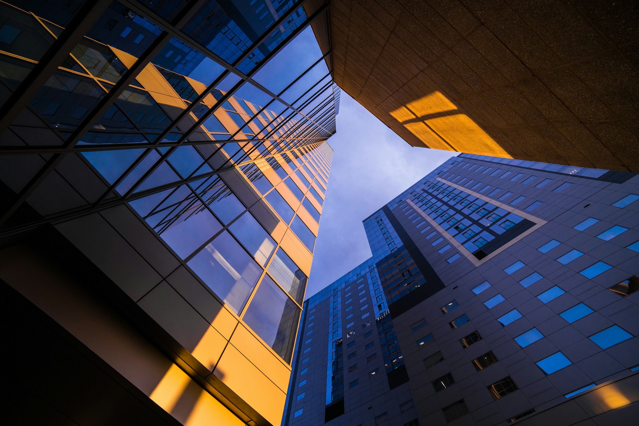 Low Angle View of Skyscrapers in Downtown Phoenix HD Wallpaper