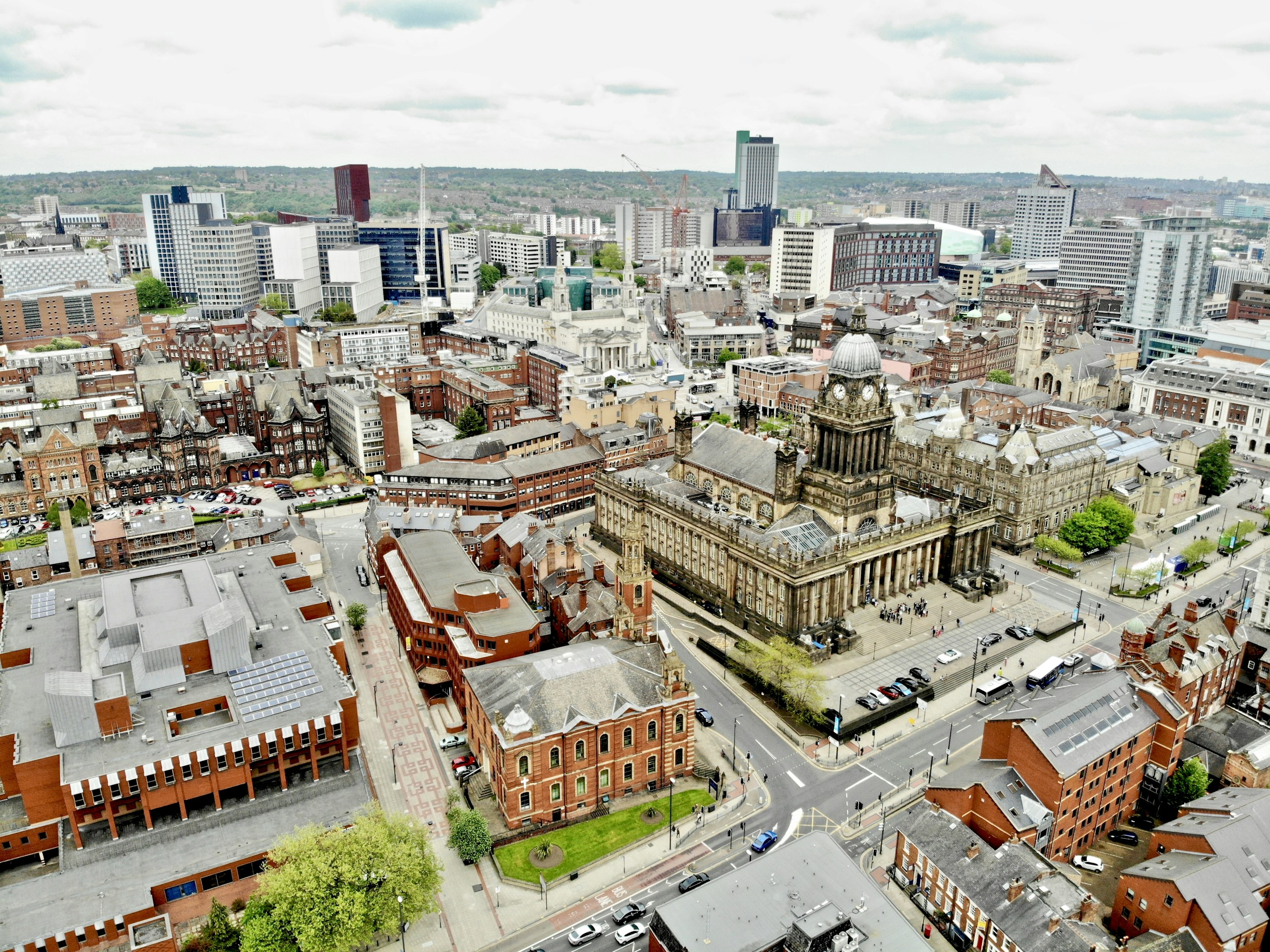 Aerial View of Leeds Town Hall and City Center HD Wallpaper