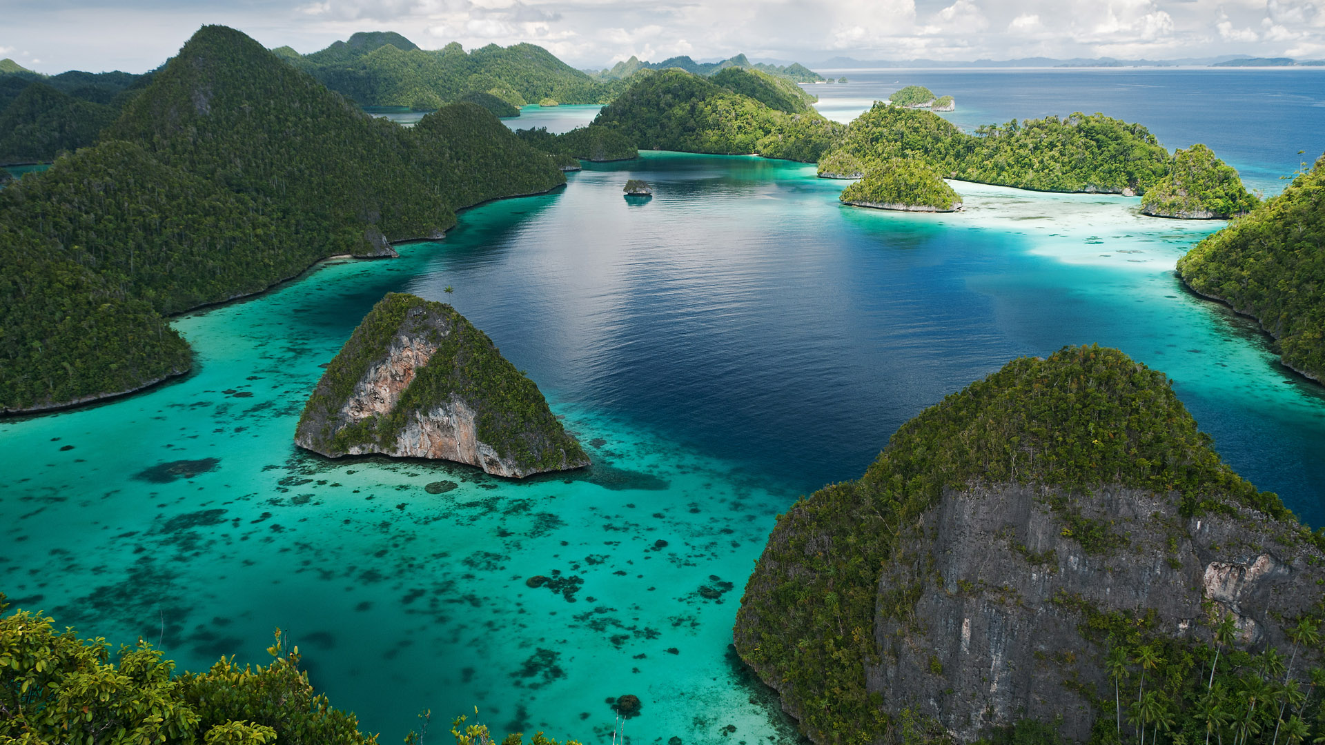 Tropical Karst Islands in Raja Ampat Indonesia HD Wallpaper