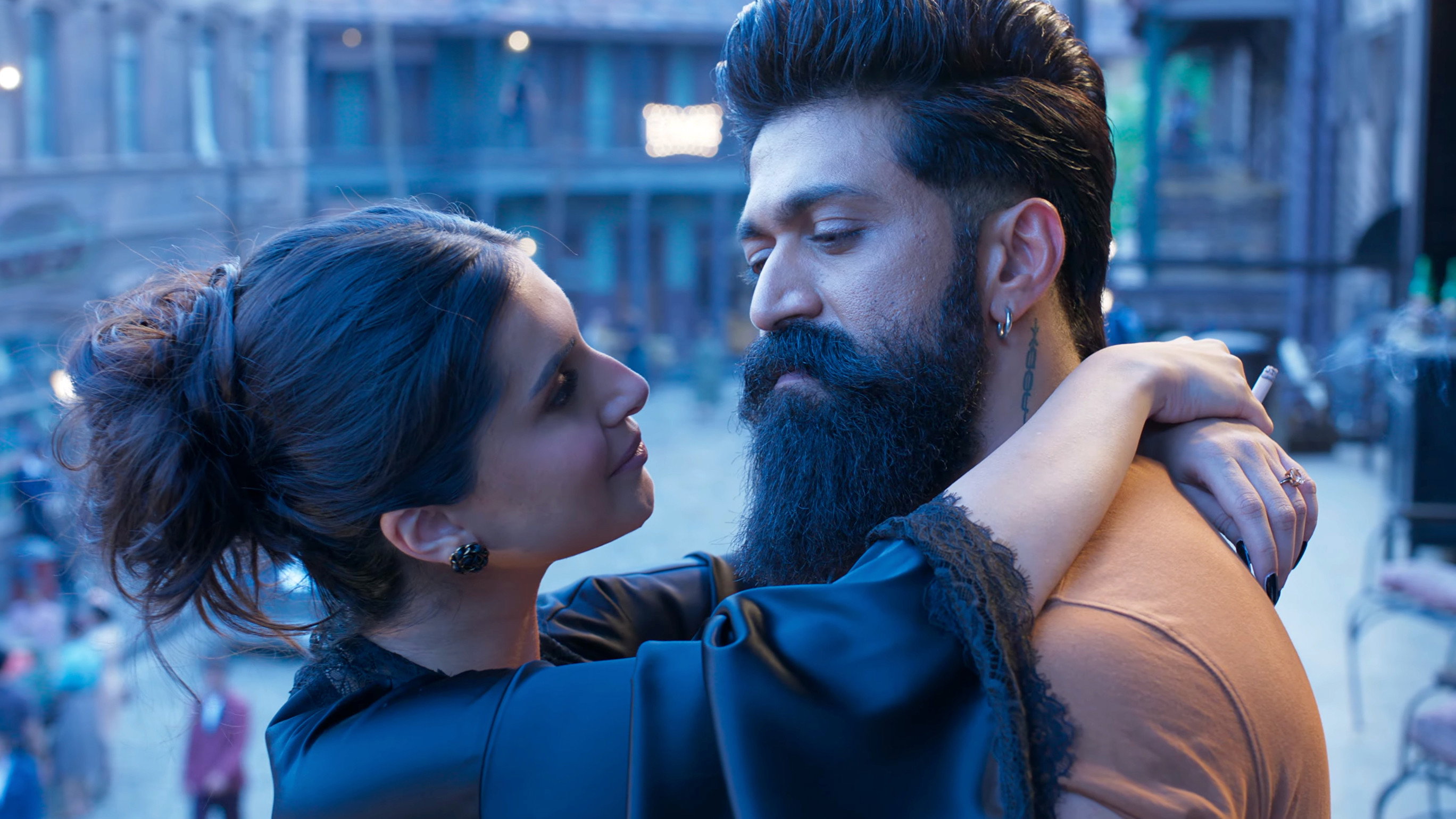 Yash and Kiara Advani in Toxic HD Wallpaper
