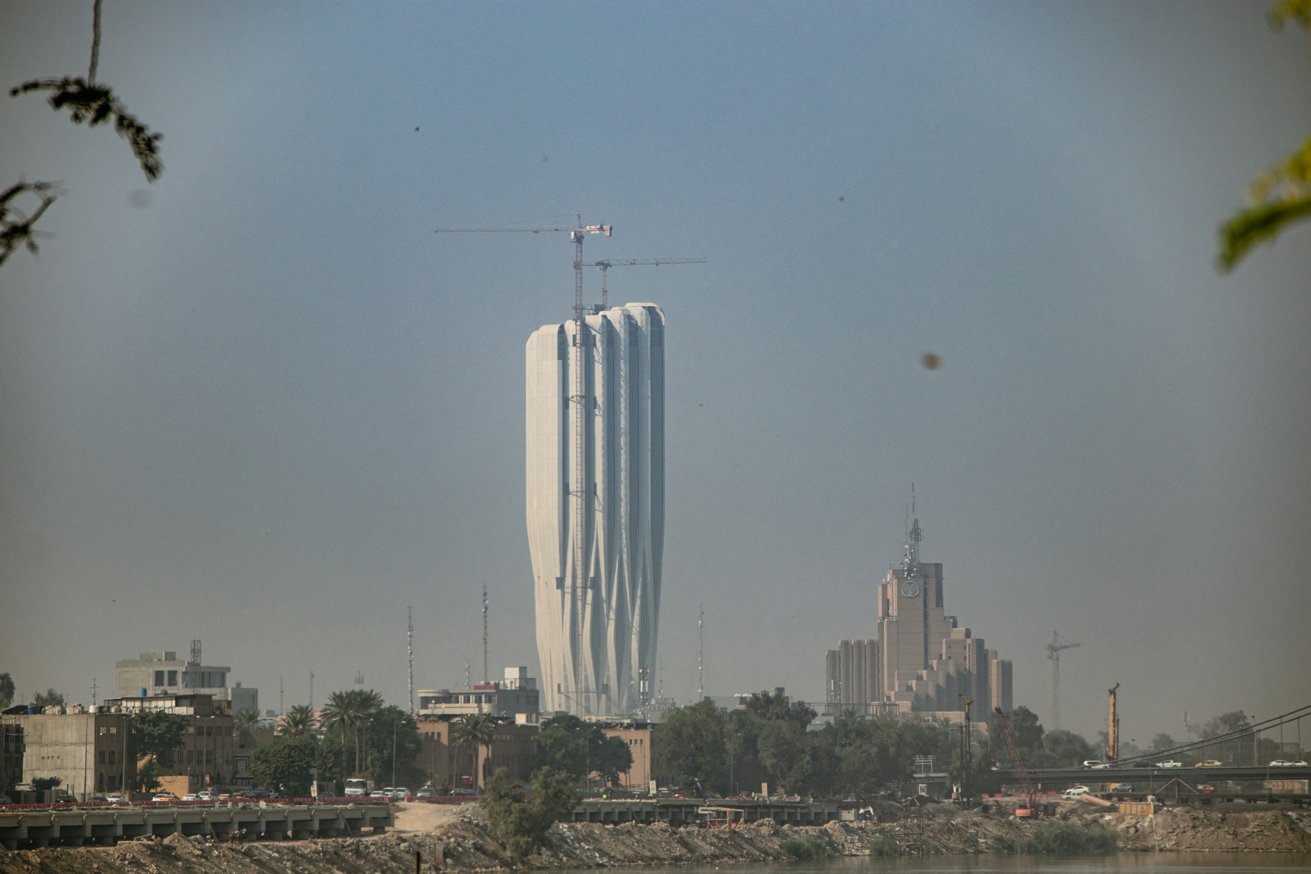 Central Bank of Iraq Tower Under Construction in Baghdad HD Wallpaper