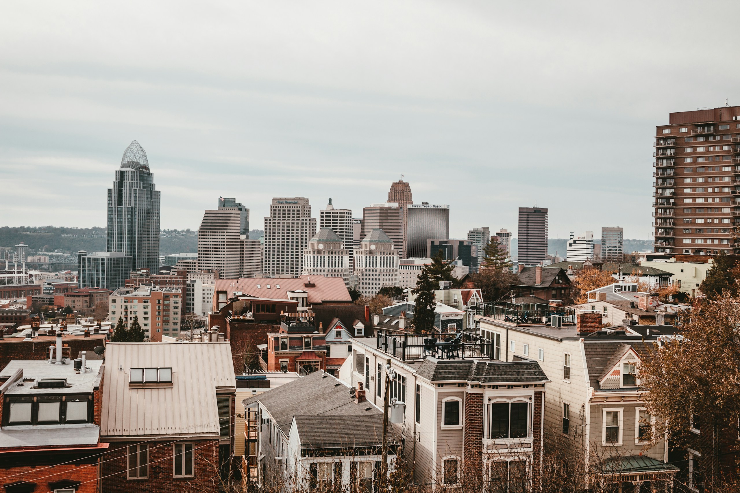 Downtown Cincinnati Skyline and Mt Adams Homes HD Wallpaper