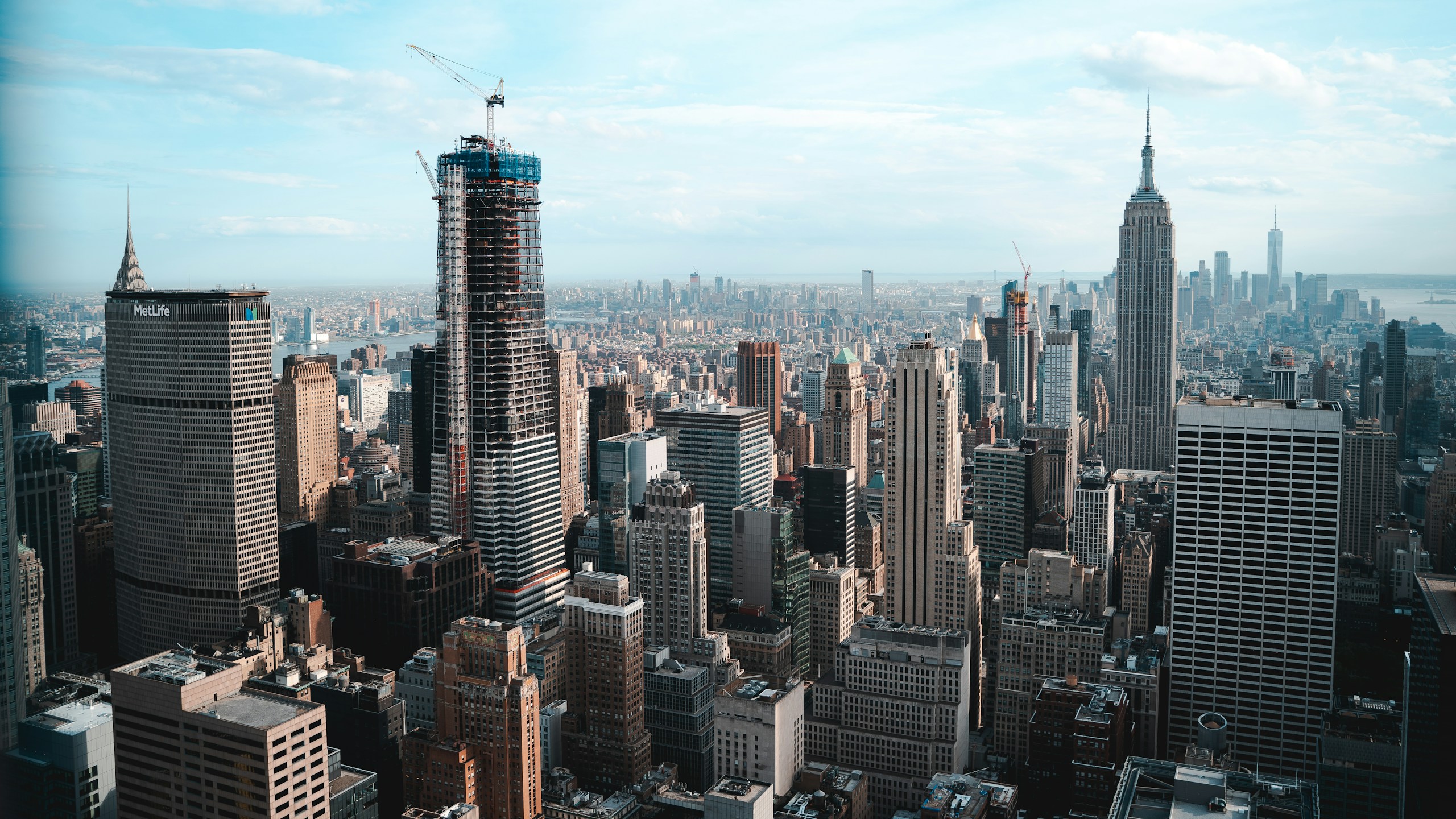 Aerial View of Midtown Manhattan Skyline HD Wallpaper