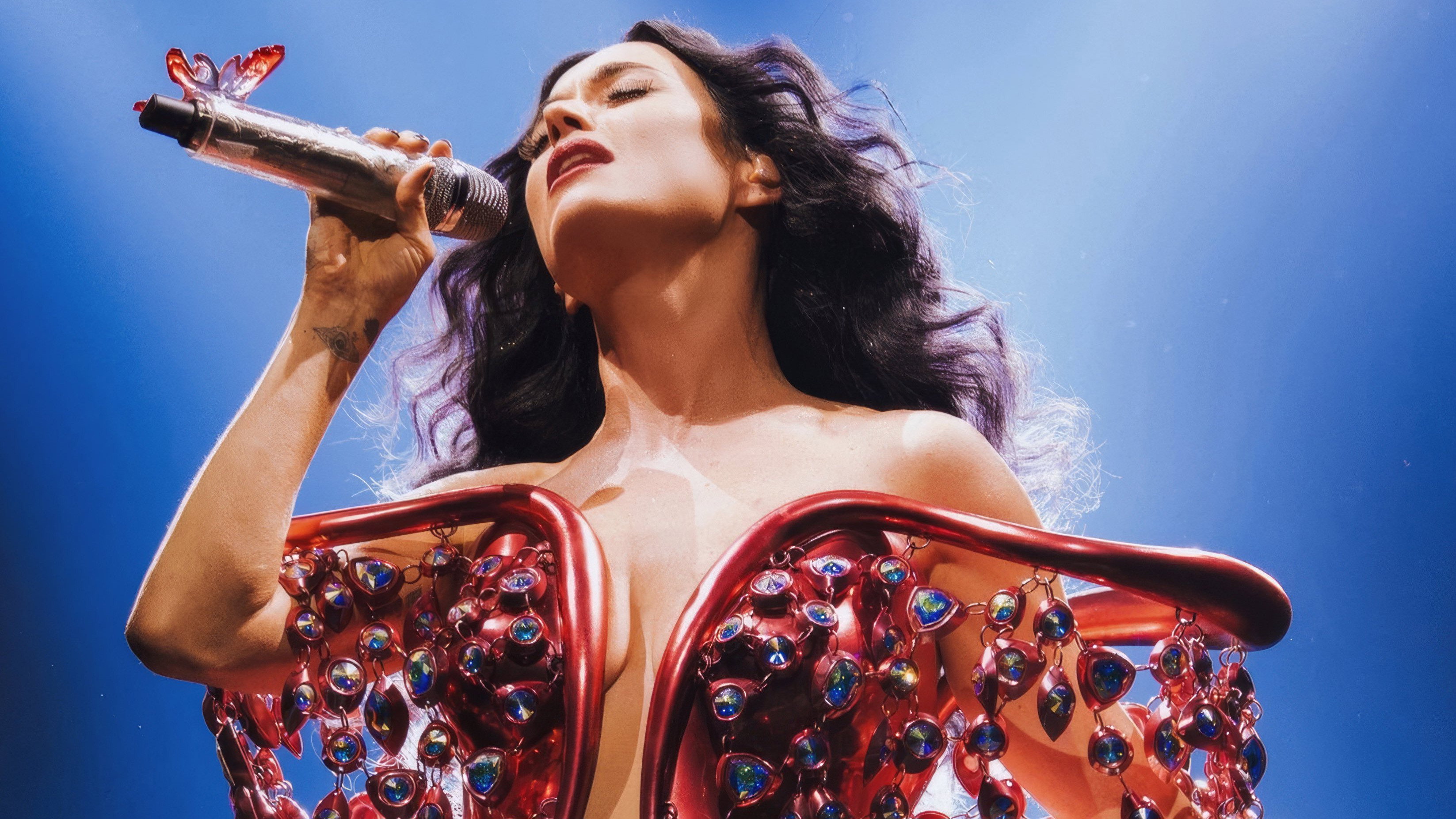 Katy Perry performing live on stage HD Wallpaper