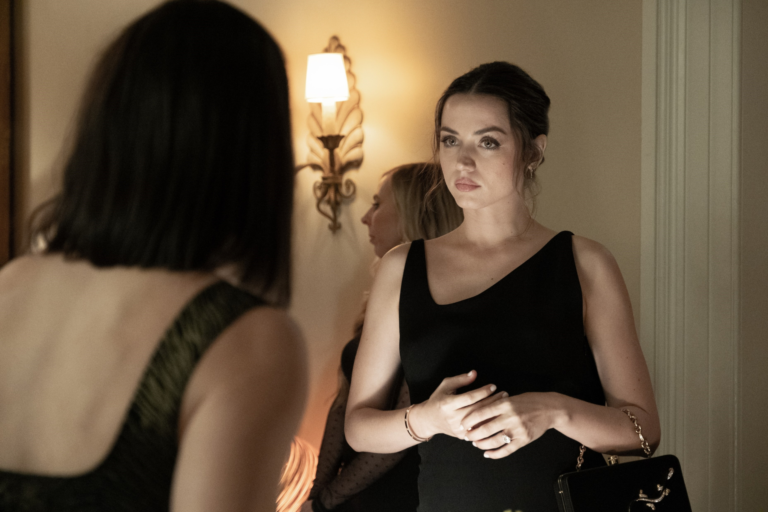 Ana de Armas as Dani Miranda in The Gray Man HD Wallpaper