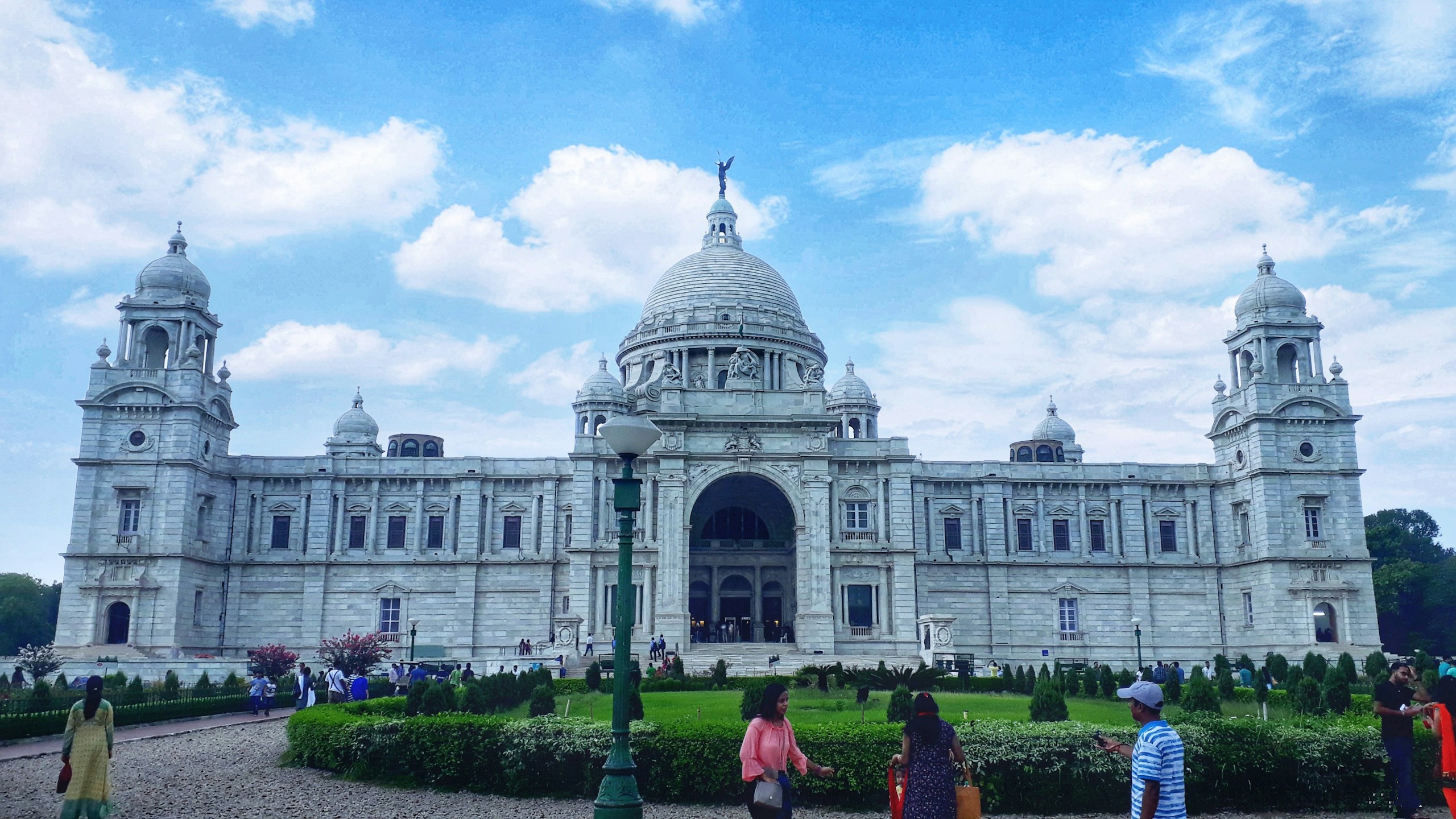 The Victoria Memorial Monument in Kolkata India HD Wallpaper